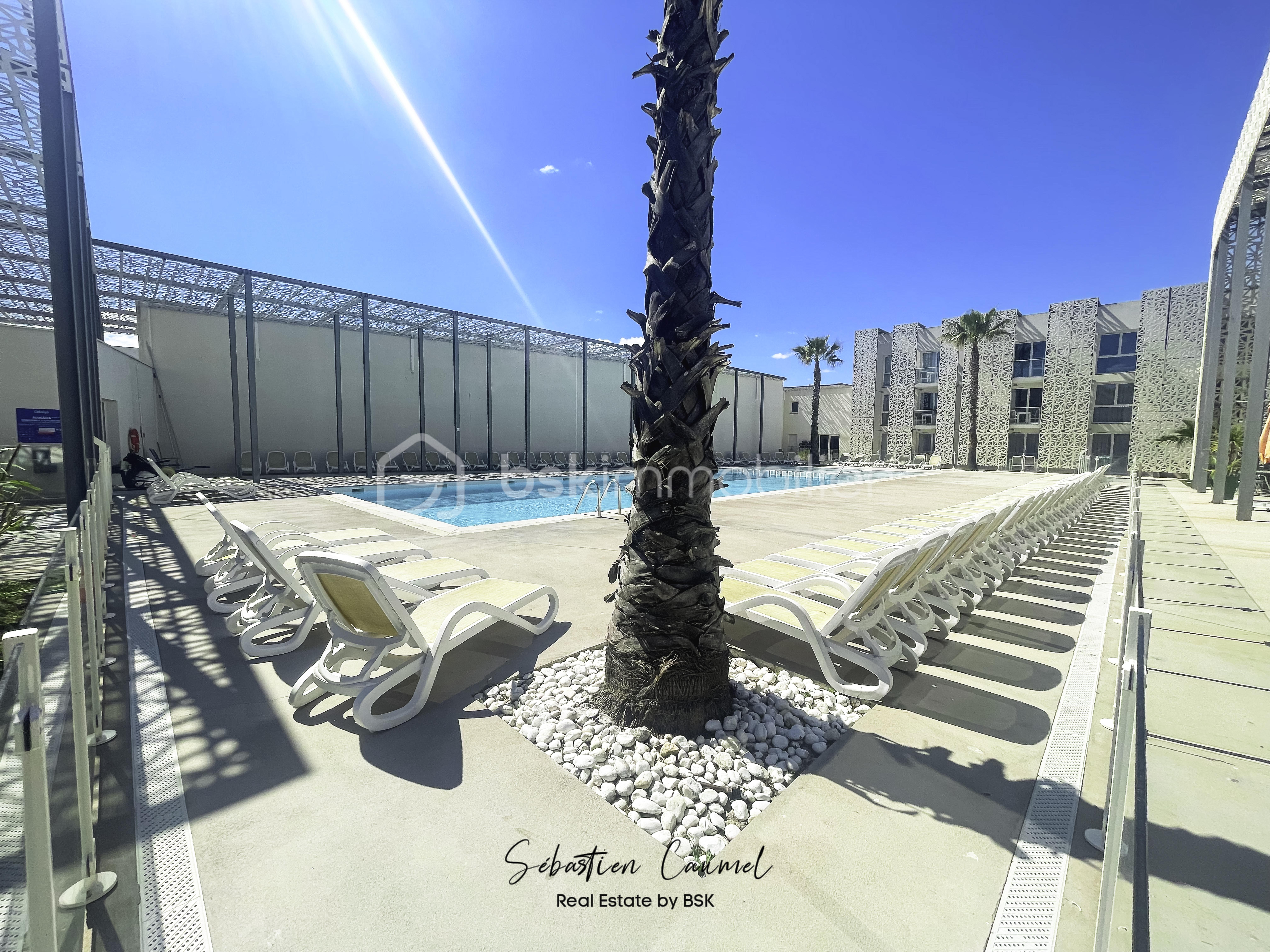piscine-residence-odalys-nakara-cap-agde-rochelongue-investissement-lmnp.jpg