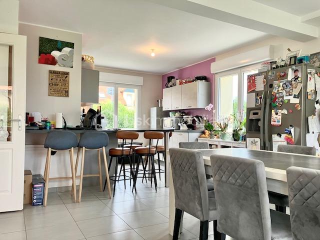 Maison de 100 m² - lannoy vers cuisine du salon assis.jpg