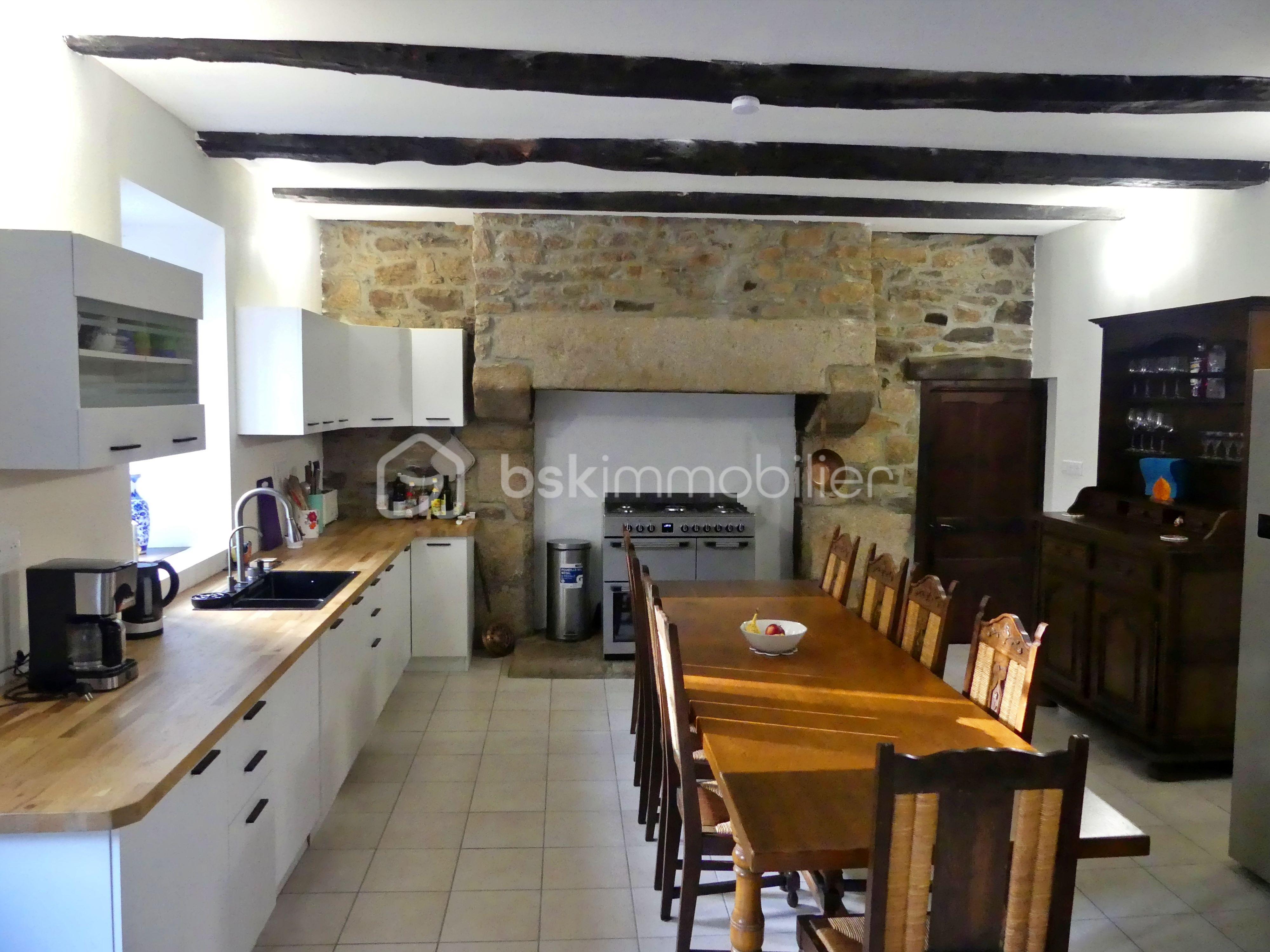 Maison longere de 261 m² - cuisine 1.7.JPG