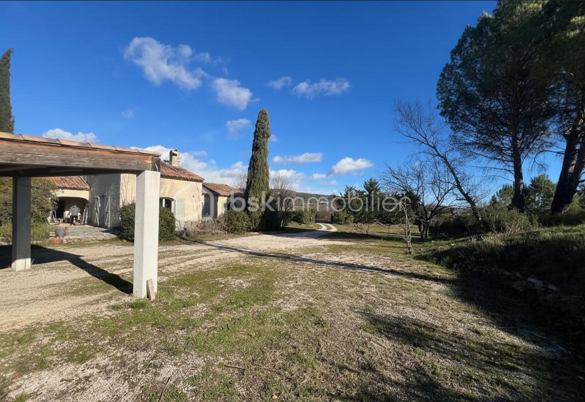 Local d'activités de 115 m² - MAISON SANS VOITURE.png