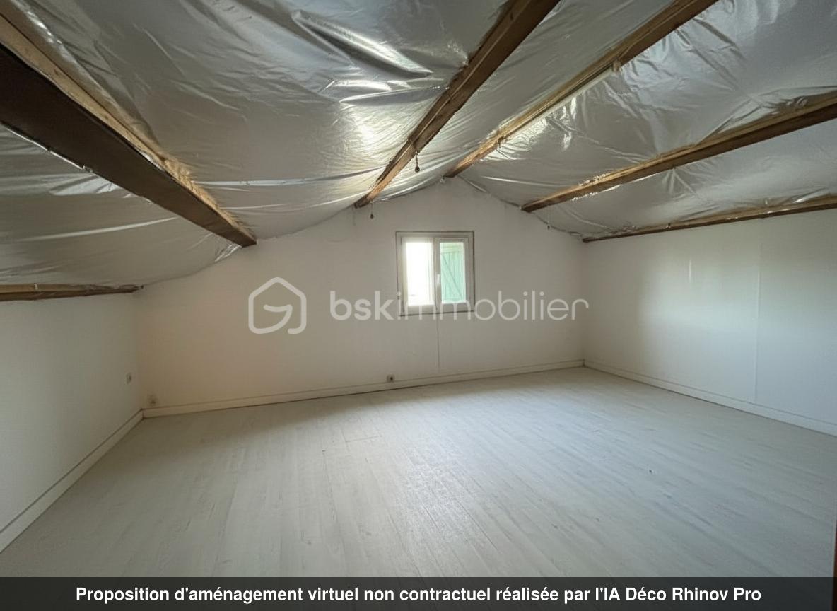 Local d'activités de 115 m² - GRENIER VIDE.jpg