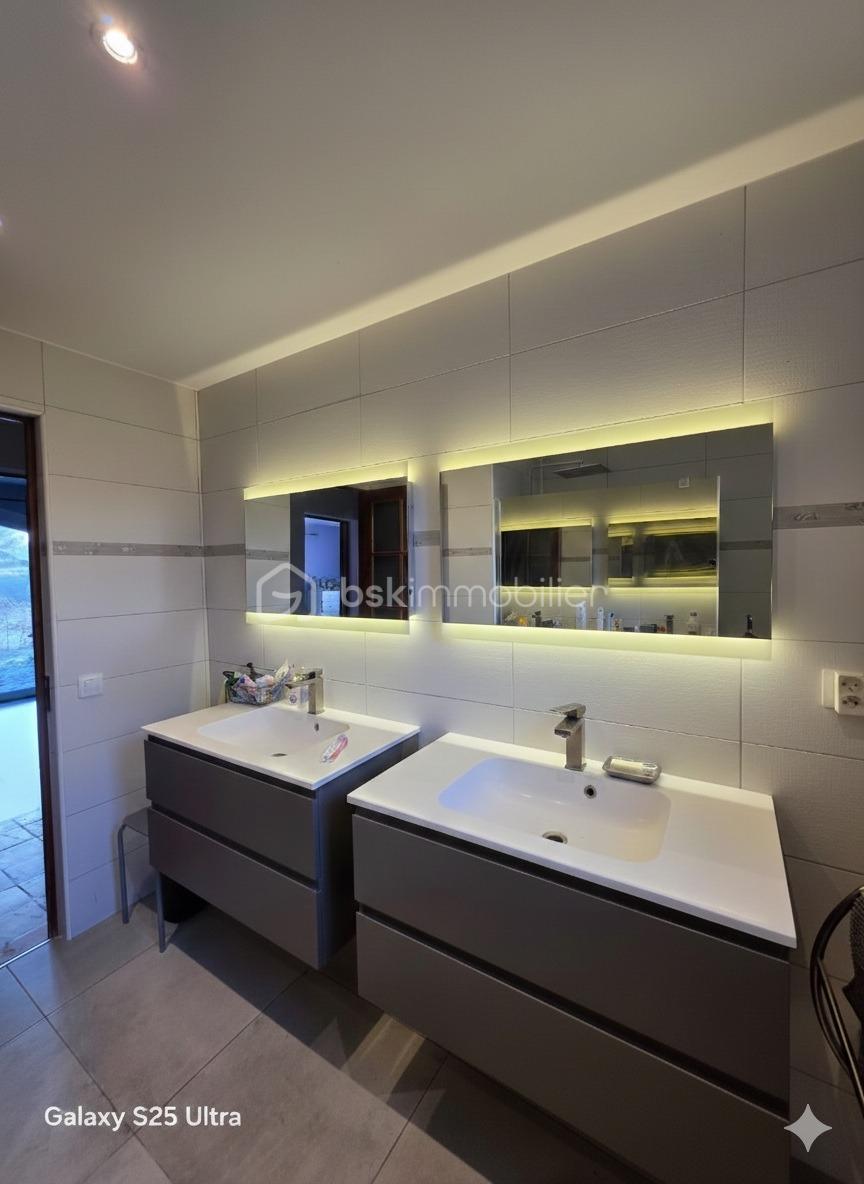 Local d'activités de 115 m² - PHOTO-2026-01-15-19-23-46.jpg