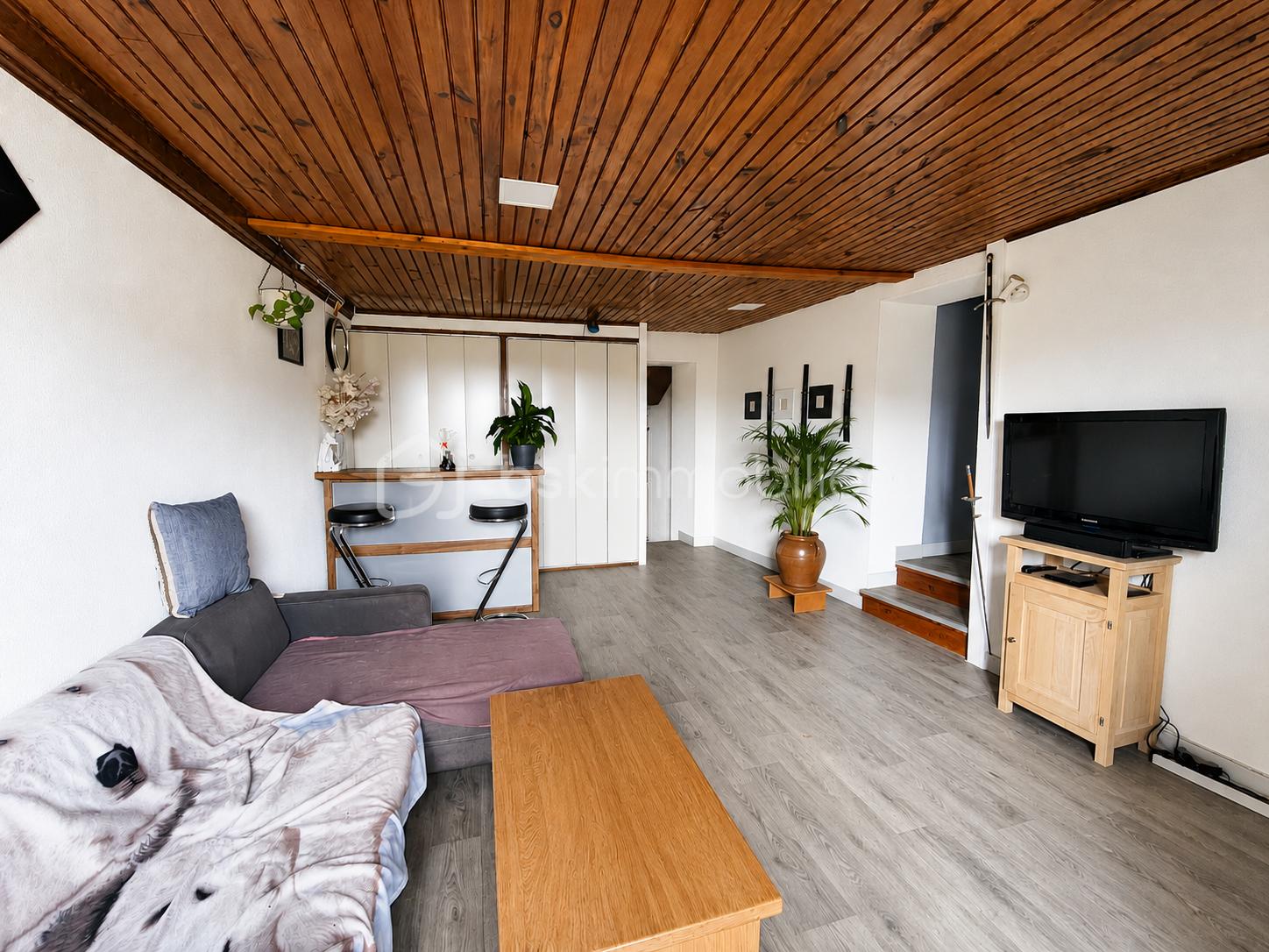 Salon appartement 2.png