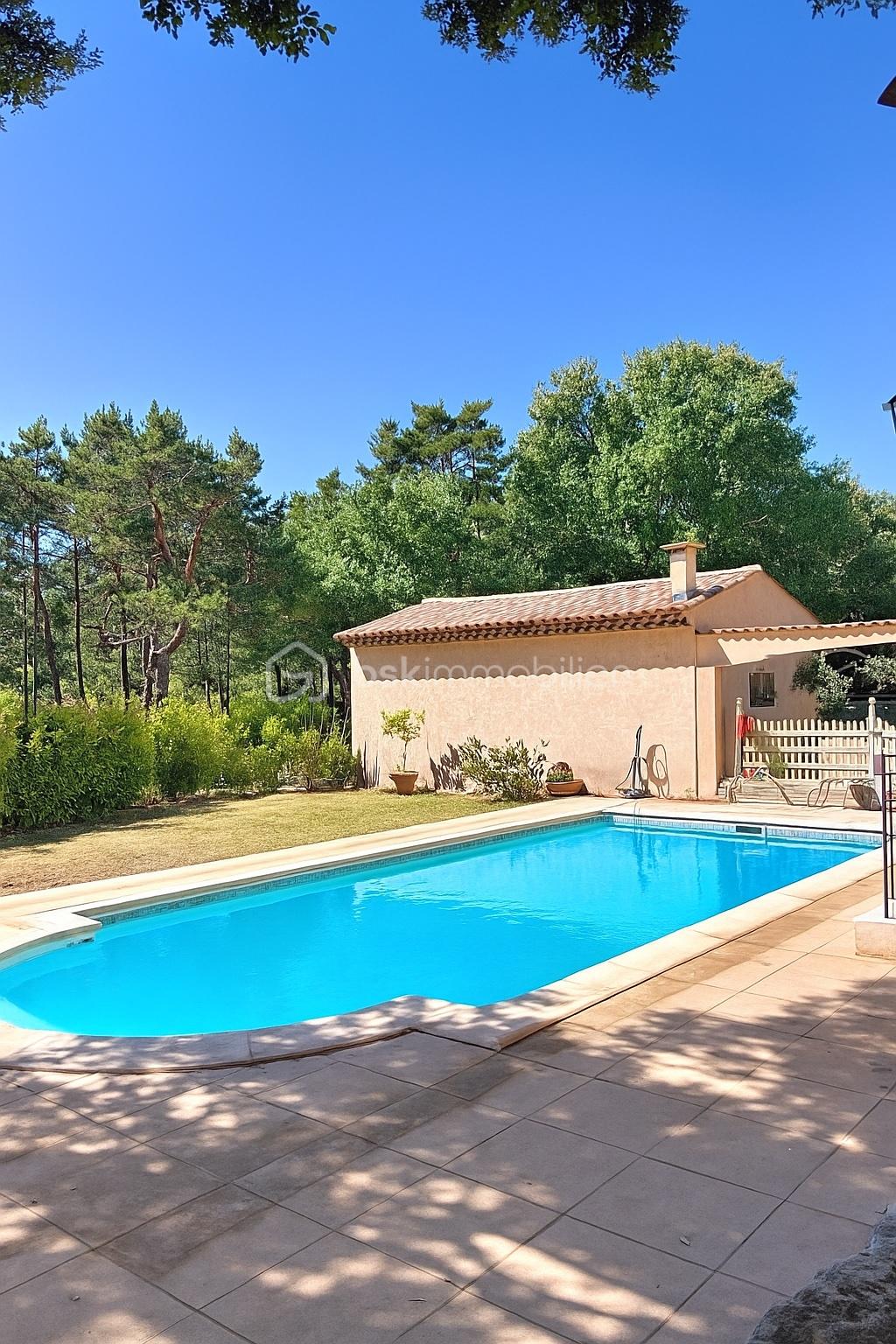 Maison de 126 m² - piscine.jpg