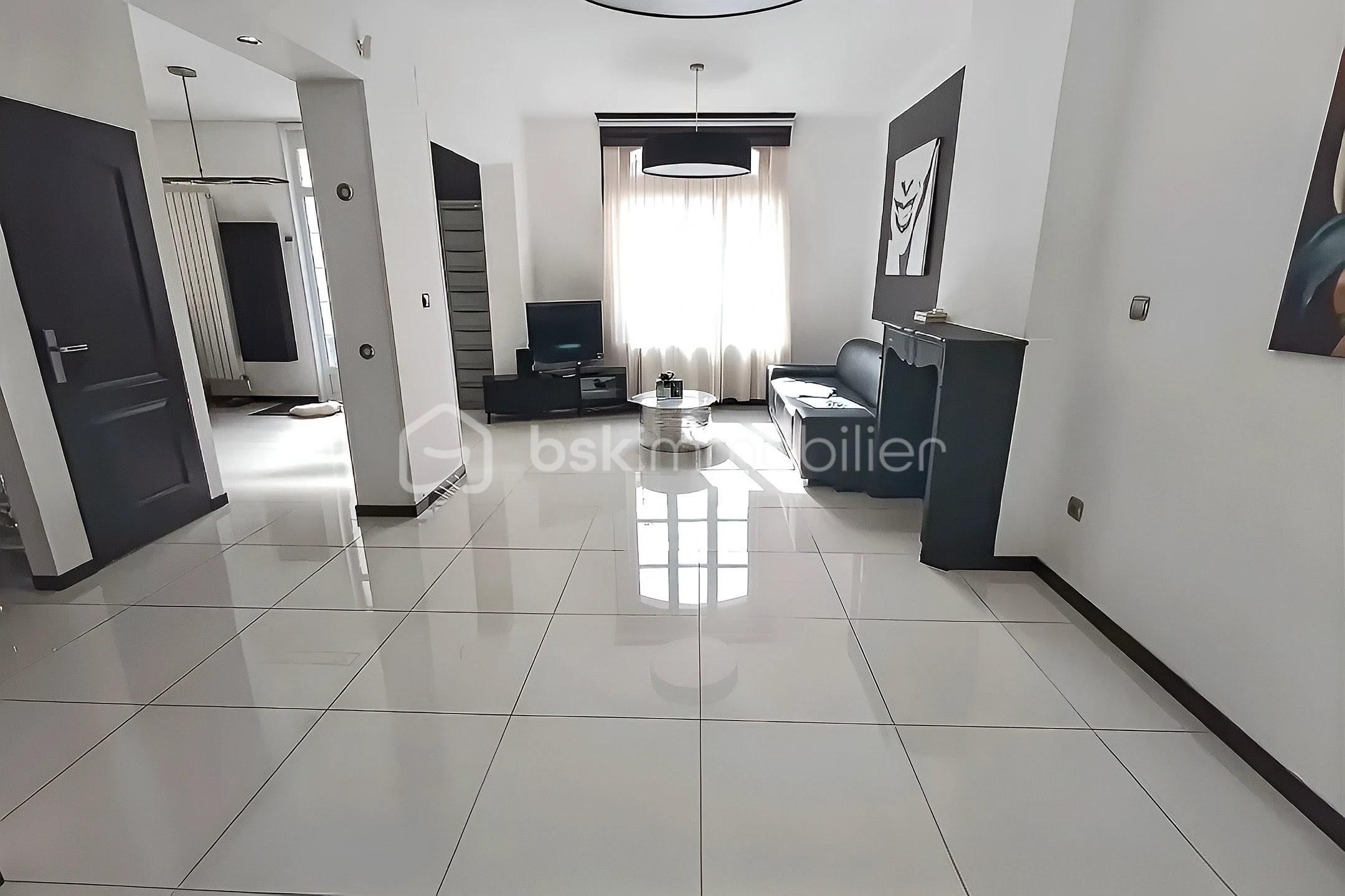 SOUCHEZ IG OK SALON poss bureau~2.jpg