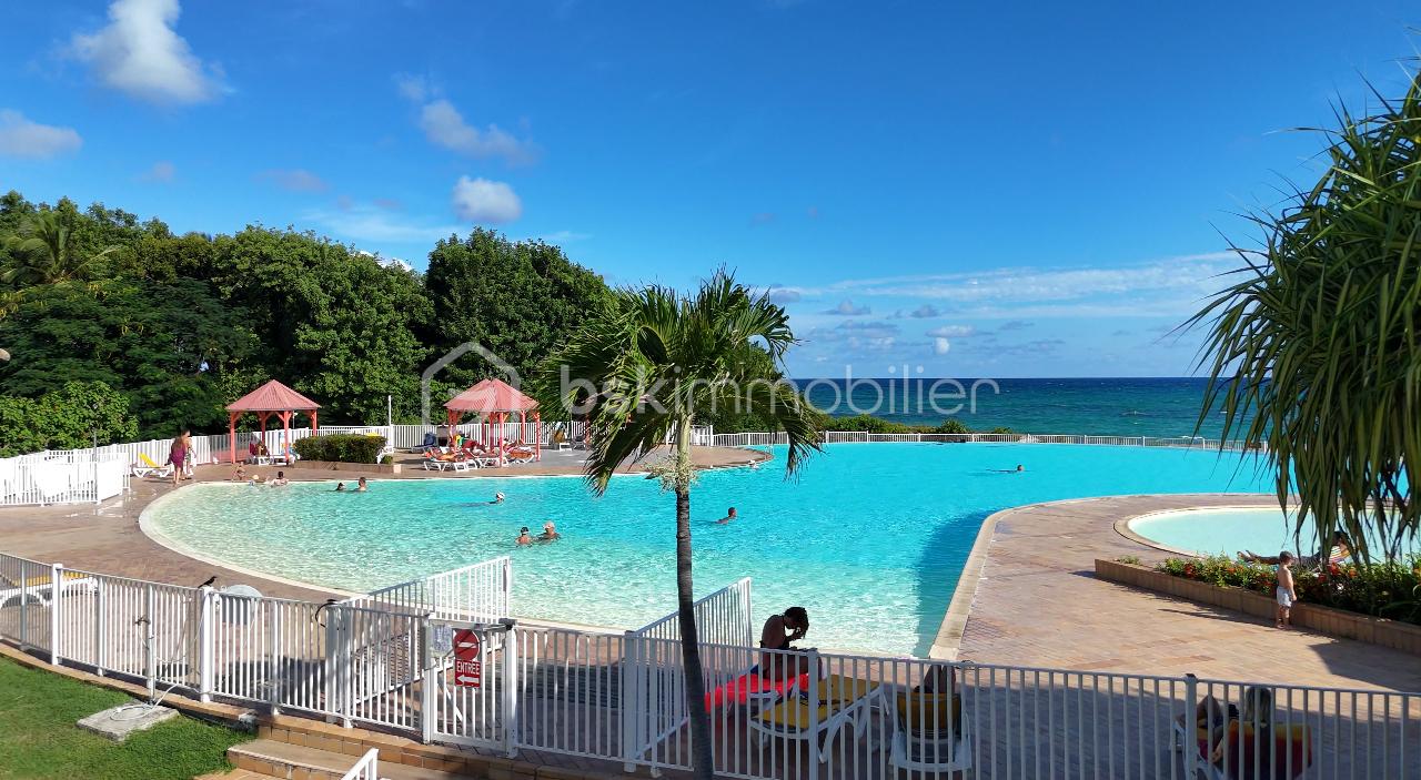 Appartement de 20,28 m² - magnifique photo piscine adr.jpeg