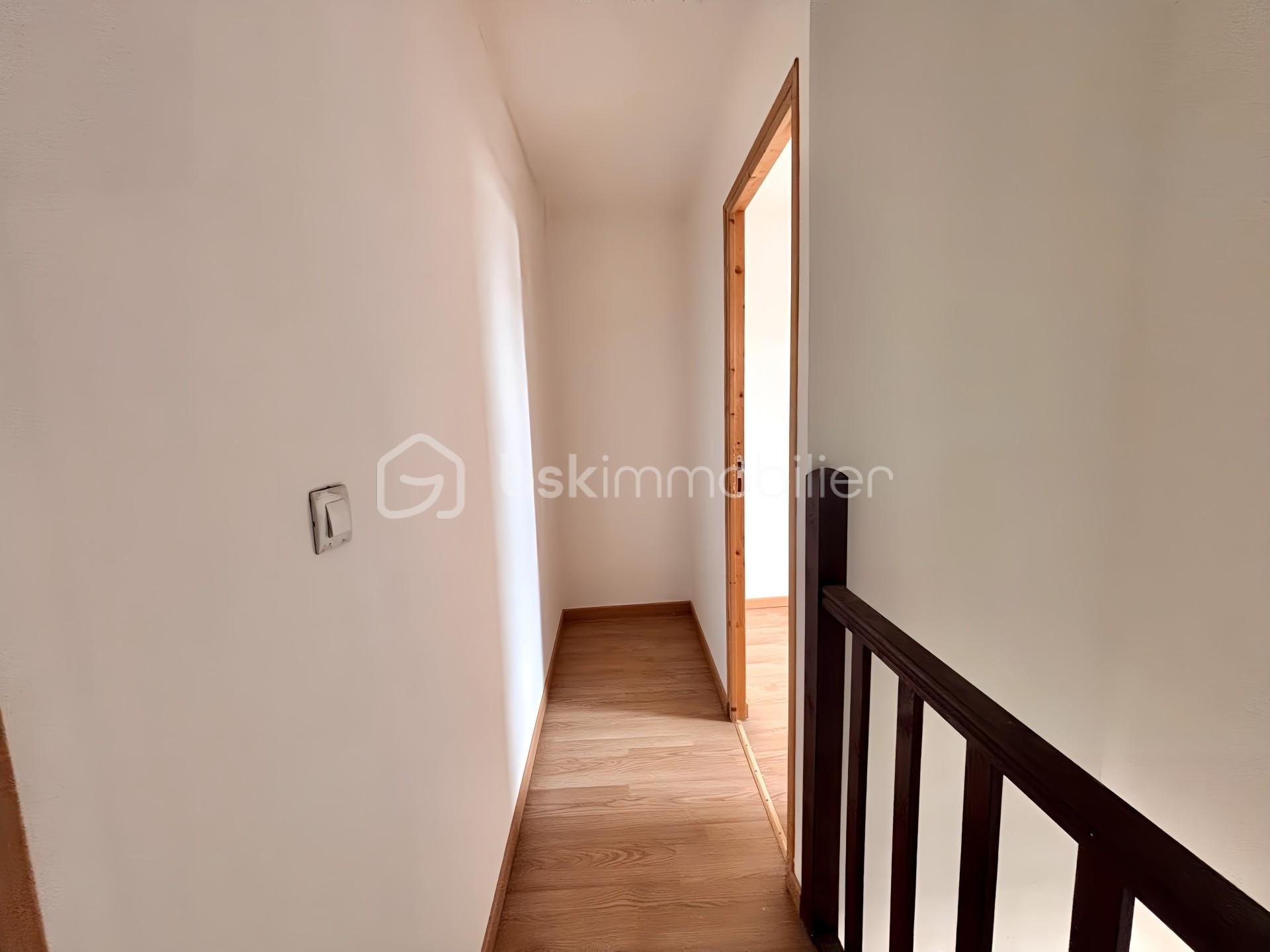 Local d activites de 110 m² - thumbnail_IMG_1987.jpg