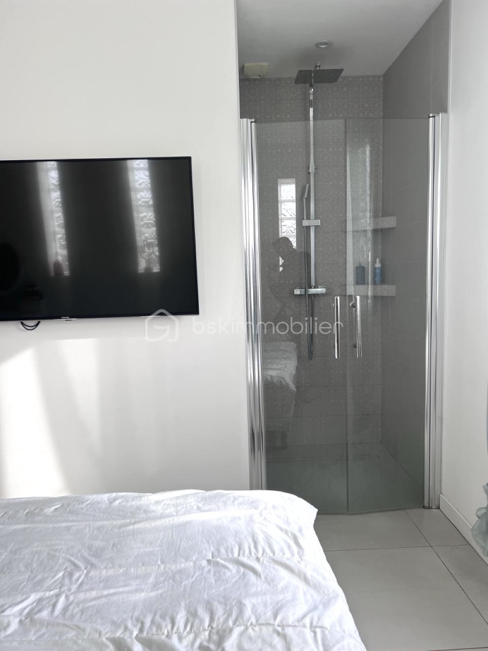 Bastide de 92 m² - douche suite parentale.jpeg