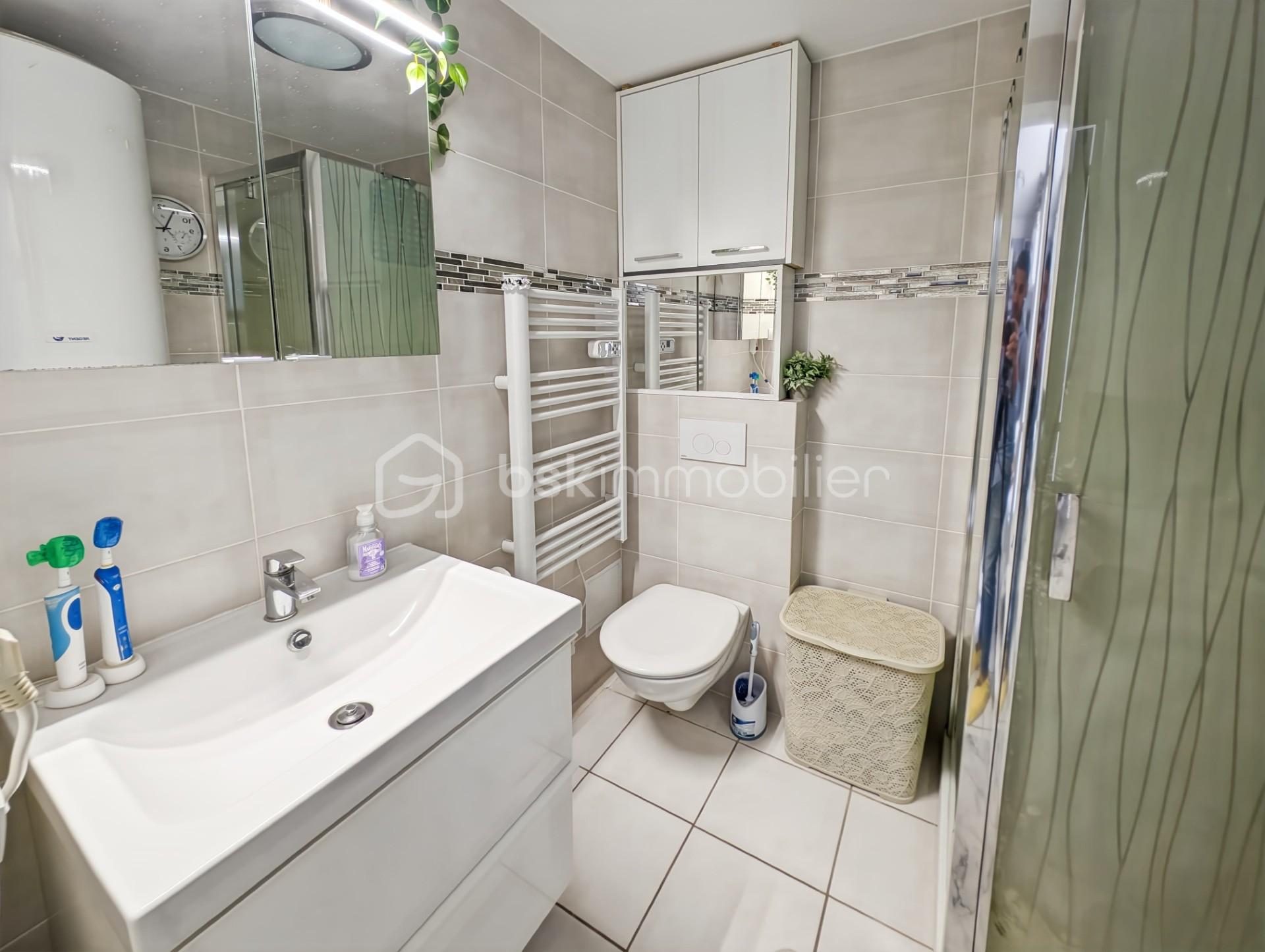 Appartement de 52 m² - Salle de bain.jpg