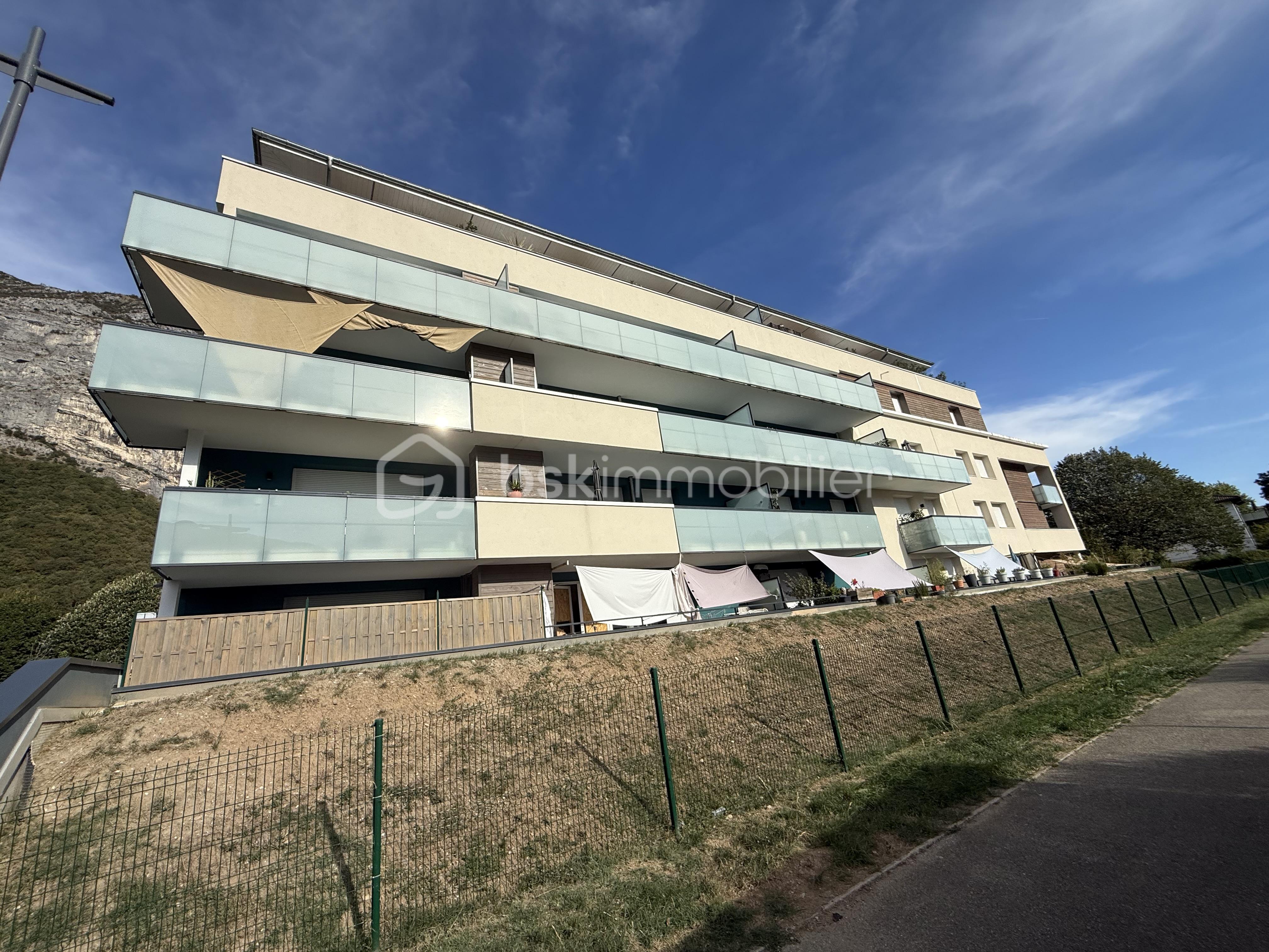 Appartement St Martin le Vinoux Photo Façade 3.jpeg