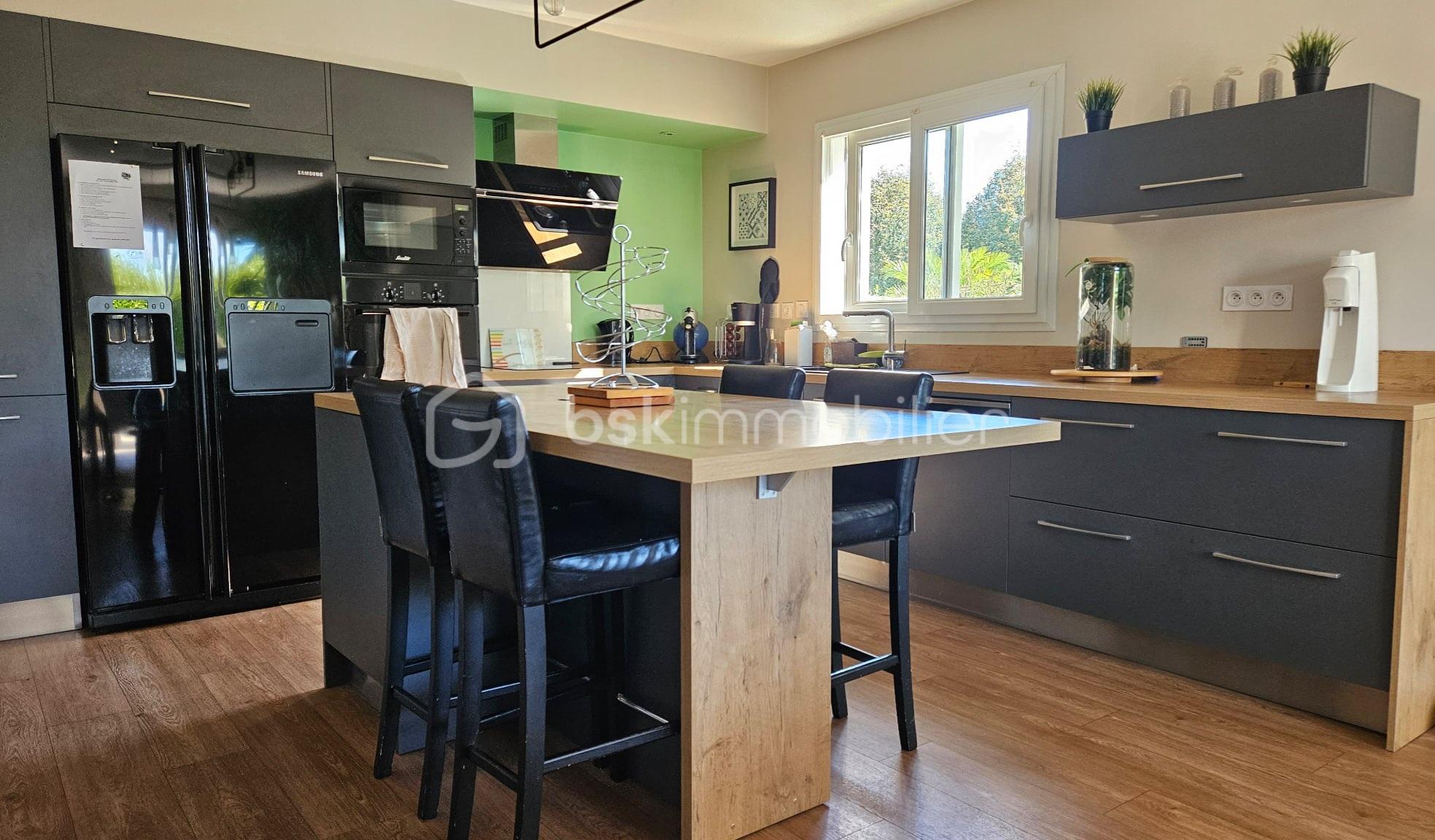 Maison traditionnelle de 135 m² - Messenger_creation_138F4DF4-96AD-4B0E-A81F-5874D1818B4D.jpeg