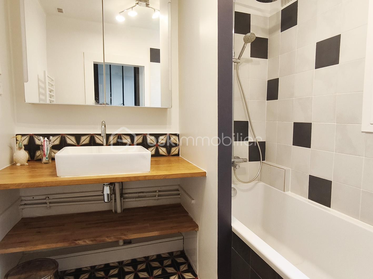 Appartement de 66 m² - SdB 02.jpg