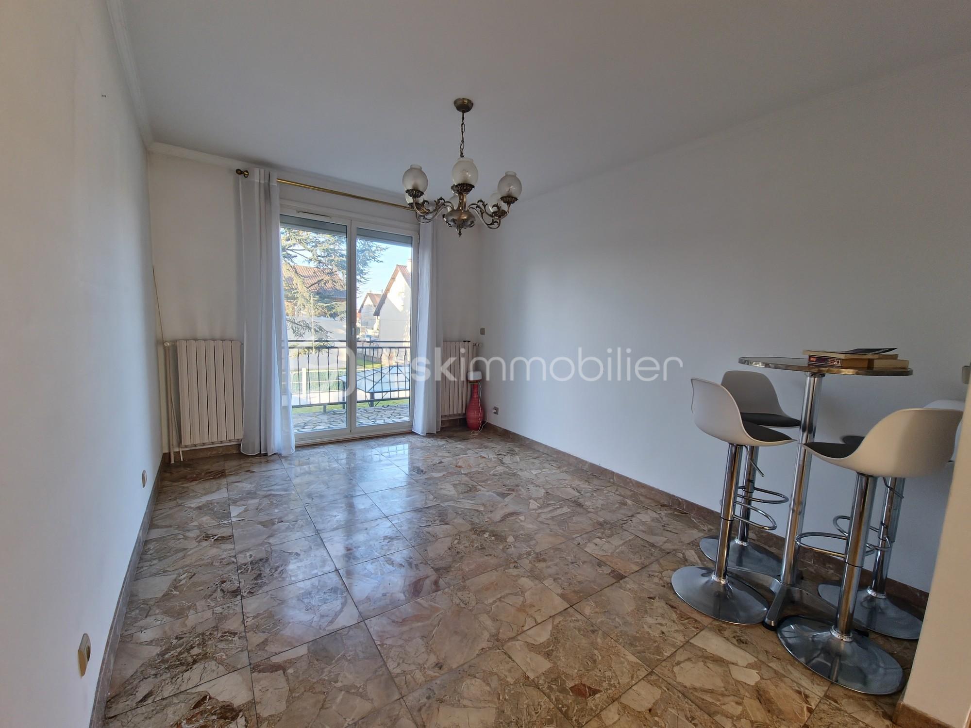 Maison de 165 m² - 05 SEJOUR 1.jpg