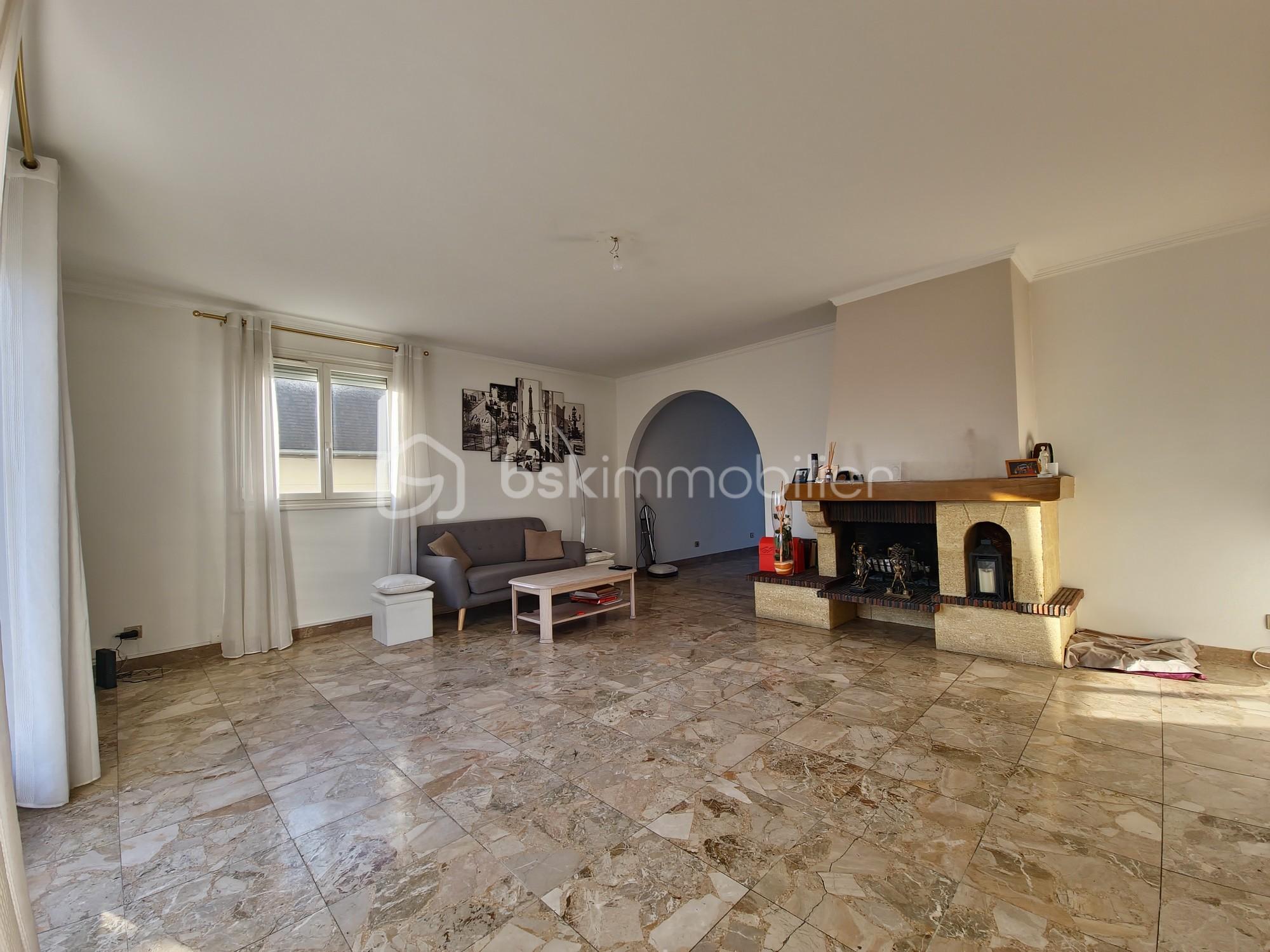 Maison de 165 m² - 03 SALON 1.jpg