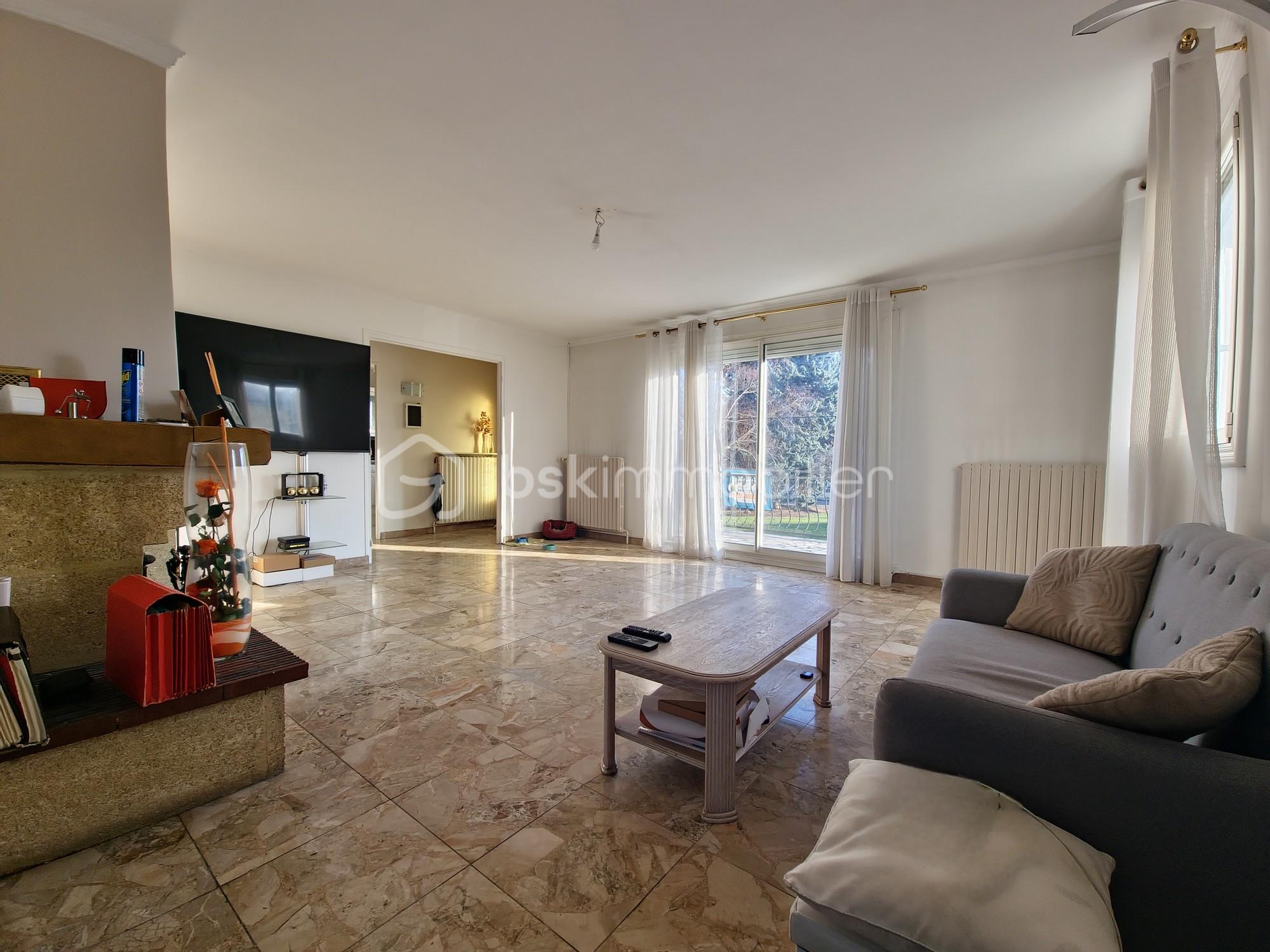 Maison de 165 m² - 04 SALON 2.jpg