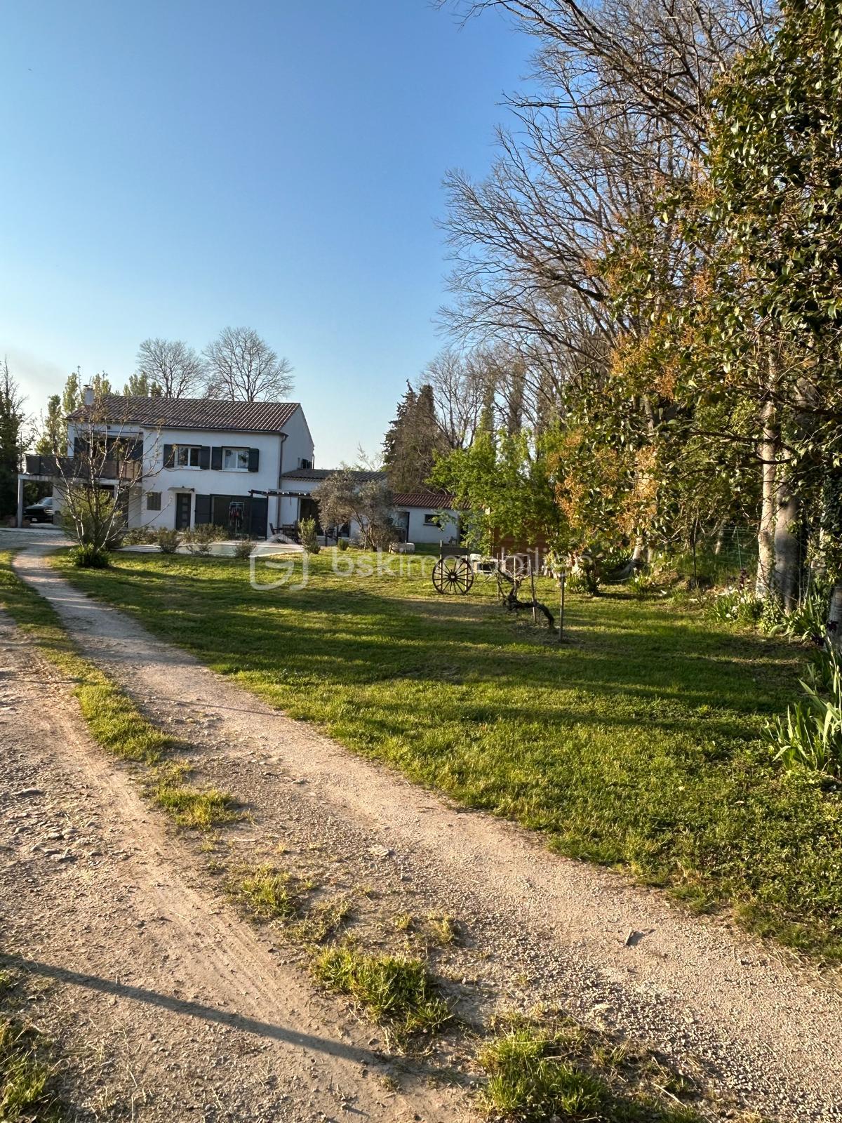 Maison 6 pièces 171 m² · à Grans · 171 m² · 850 000 €