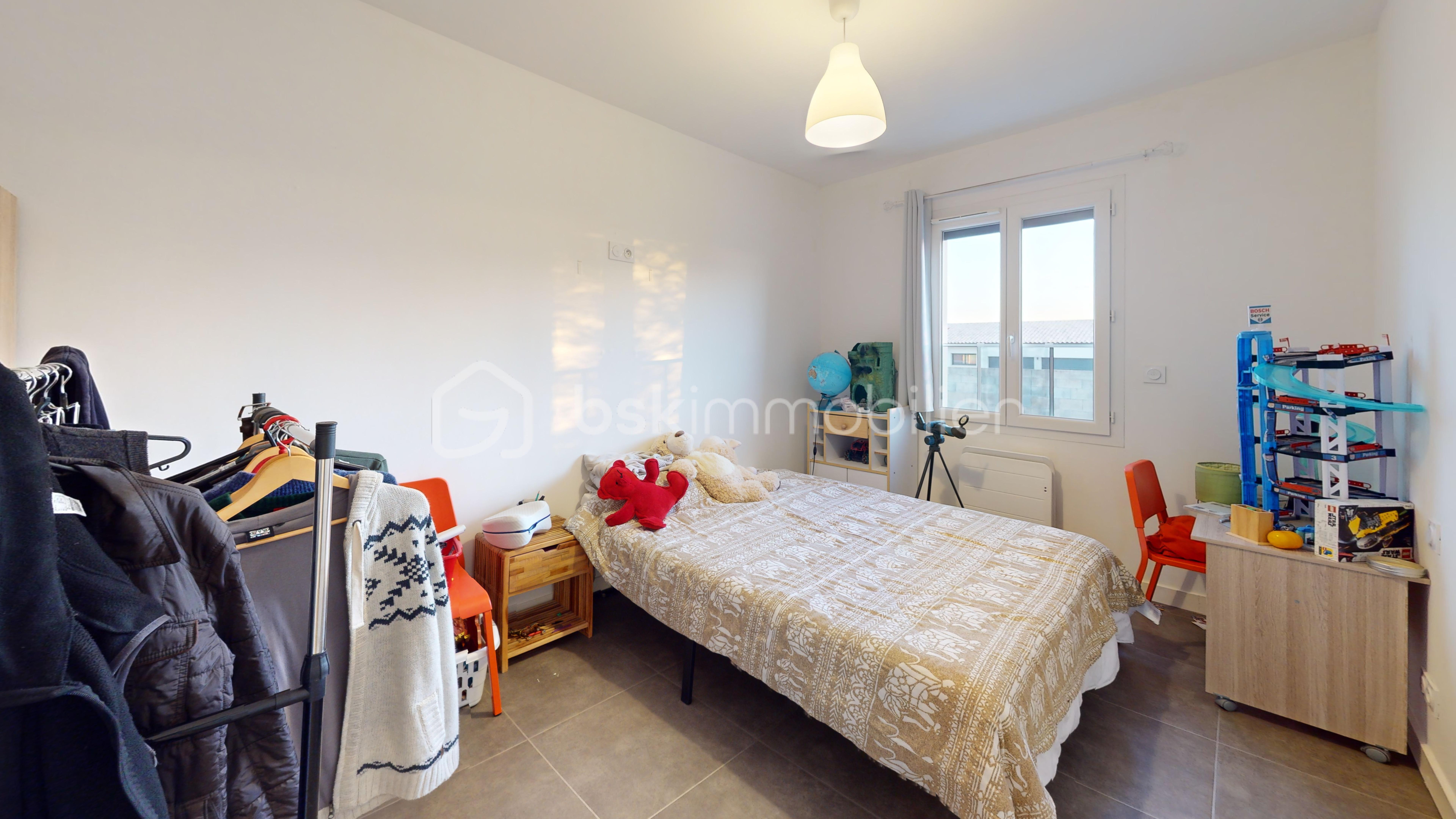 Jarnac-Champagne-Bedroom 1.jpg