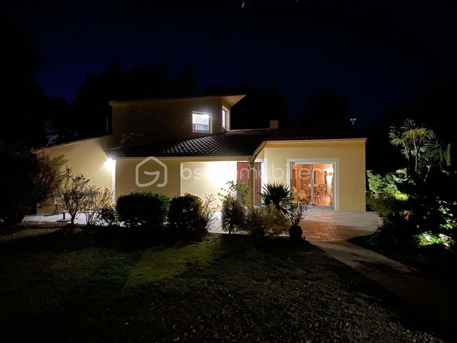 Maison d architecte de 159 m² - WhatsApp Image 2025-10-17 à 09.59.57_4e7bdbf2.jpg