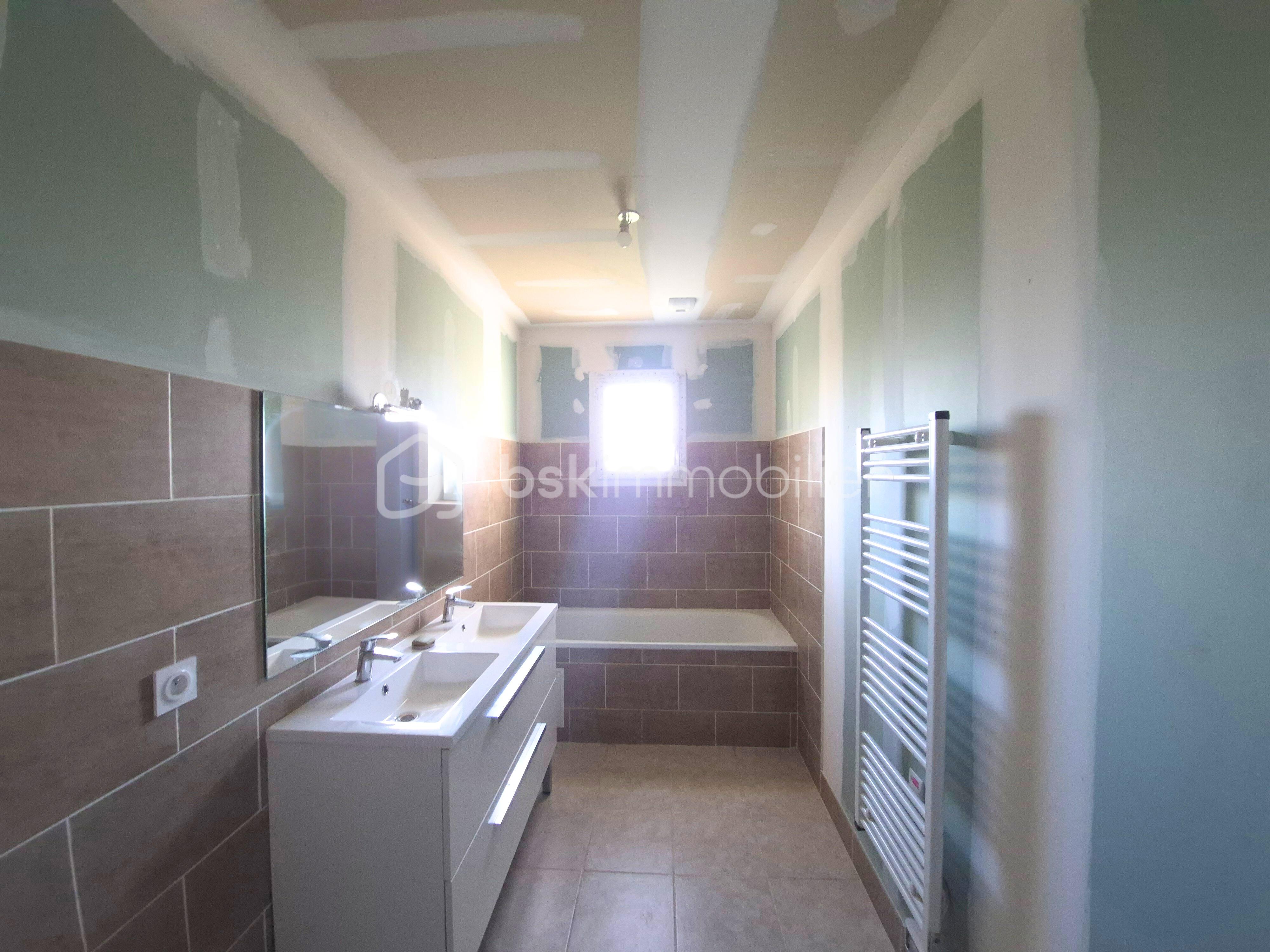 Maison de 104 m² - a6e7ed9a-acfa-4b66-a8f7-50df6f51b884.jpg