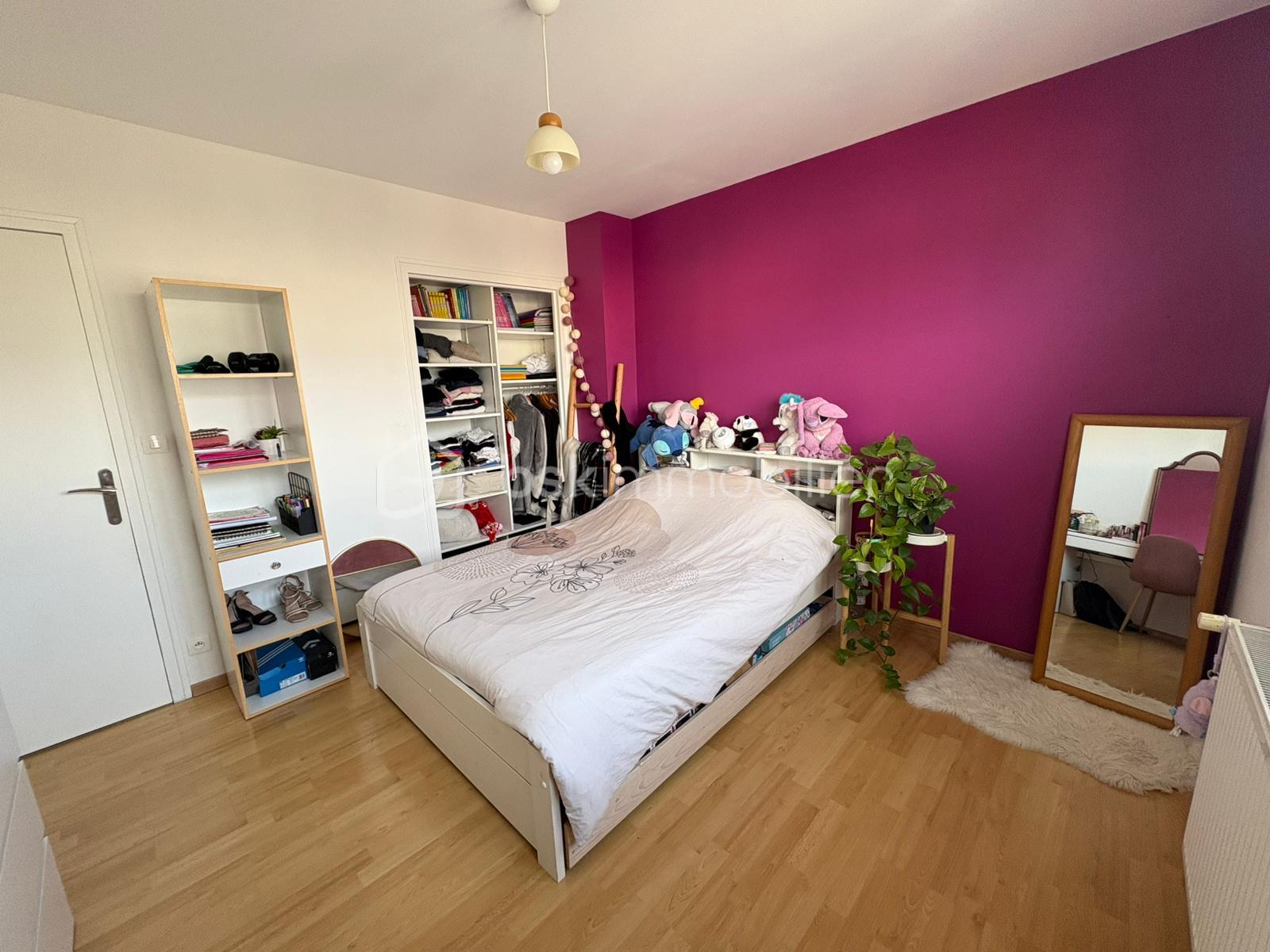 Maison traditionnelle de 183 m² - motion_photo_2960601801733085049.jpg