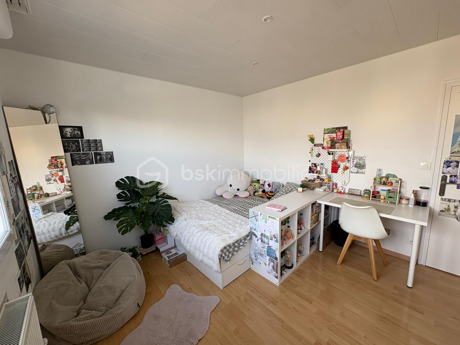 Maison traditionnelle de 183 m² - motion_photo_2215566051866460894.jpg