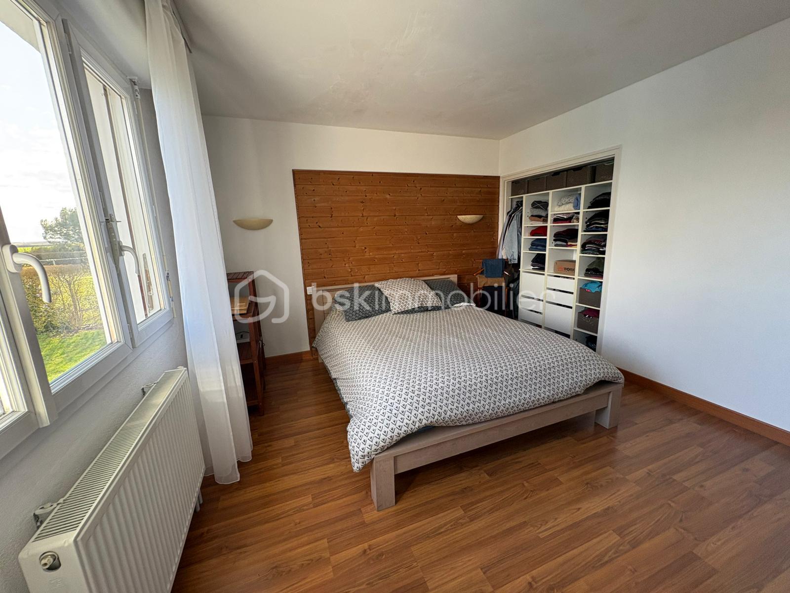 Maison traditionnelle de 183 m² - motion_photo_7267458915592085665.jpg