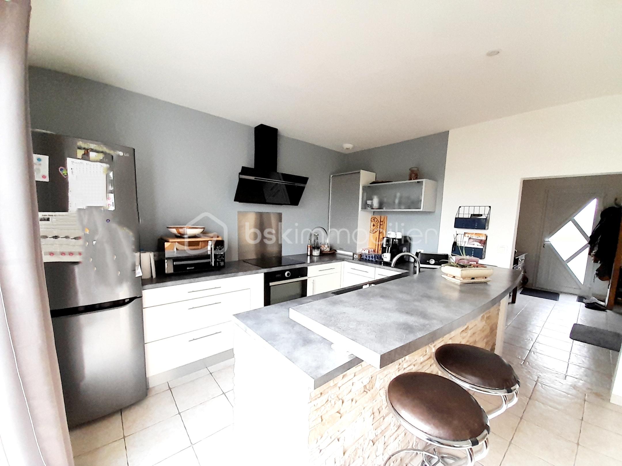 Maison traditionnelle de 183 m² - Polish_20251130_152900149.jpg