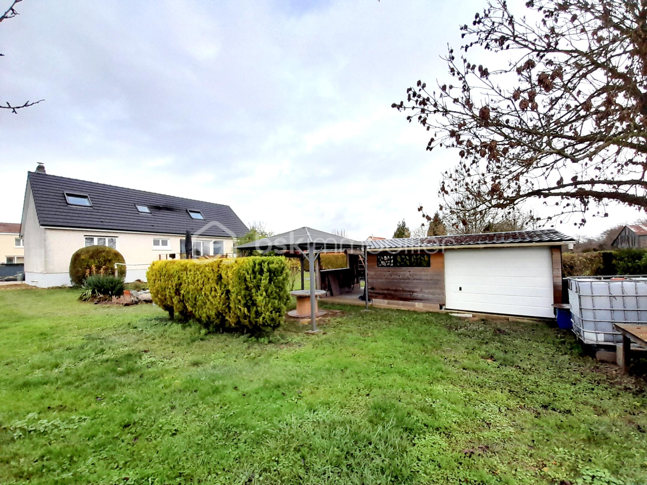 Maison traditionnelle de 183 m² - Polish_20251130_151812999.jpg