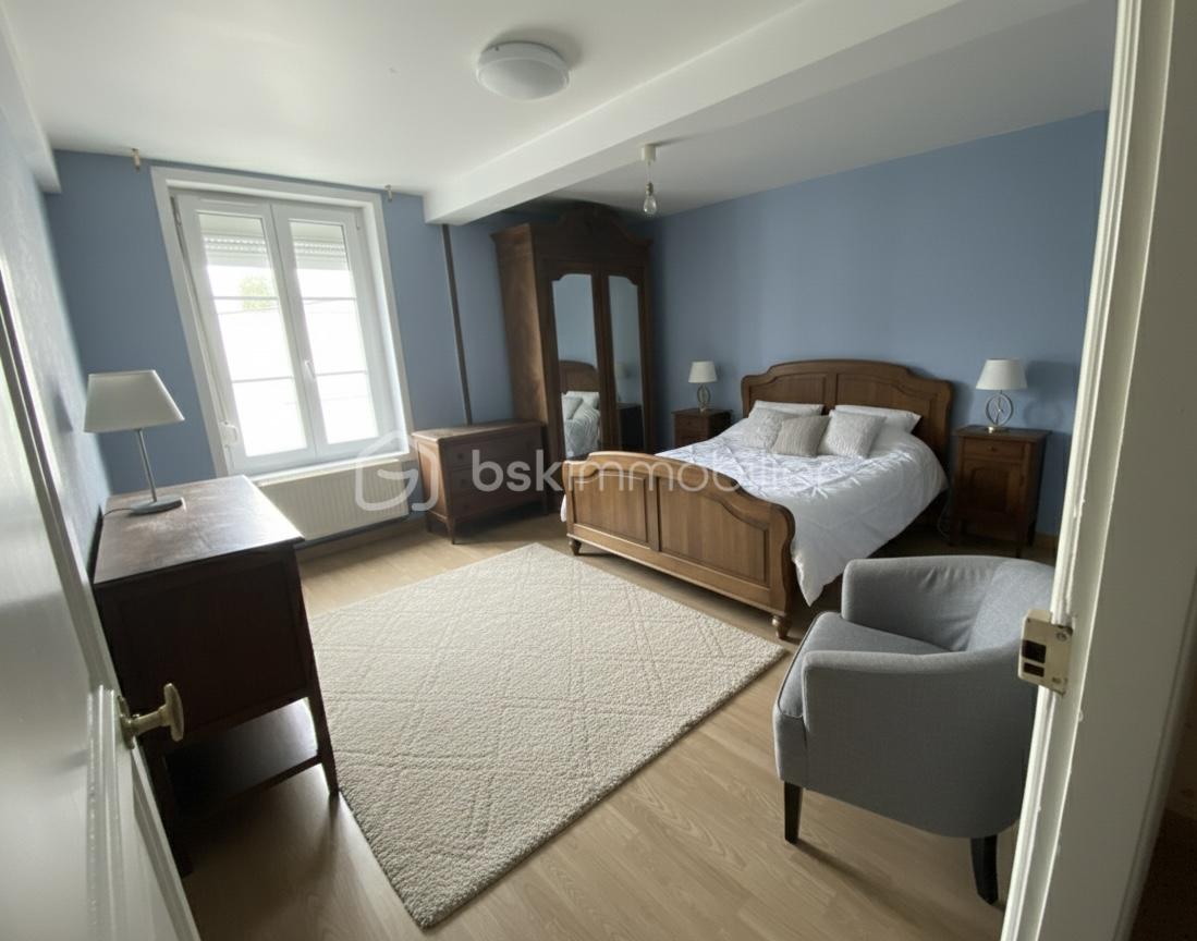 Maison de village de 248 m² - Chambre meublée bon.jpg