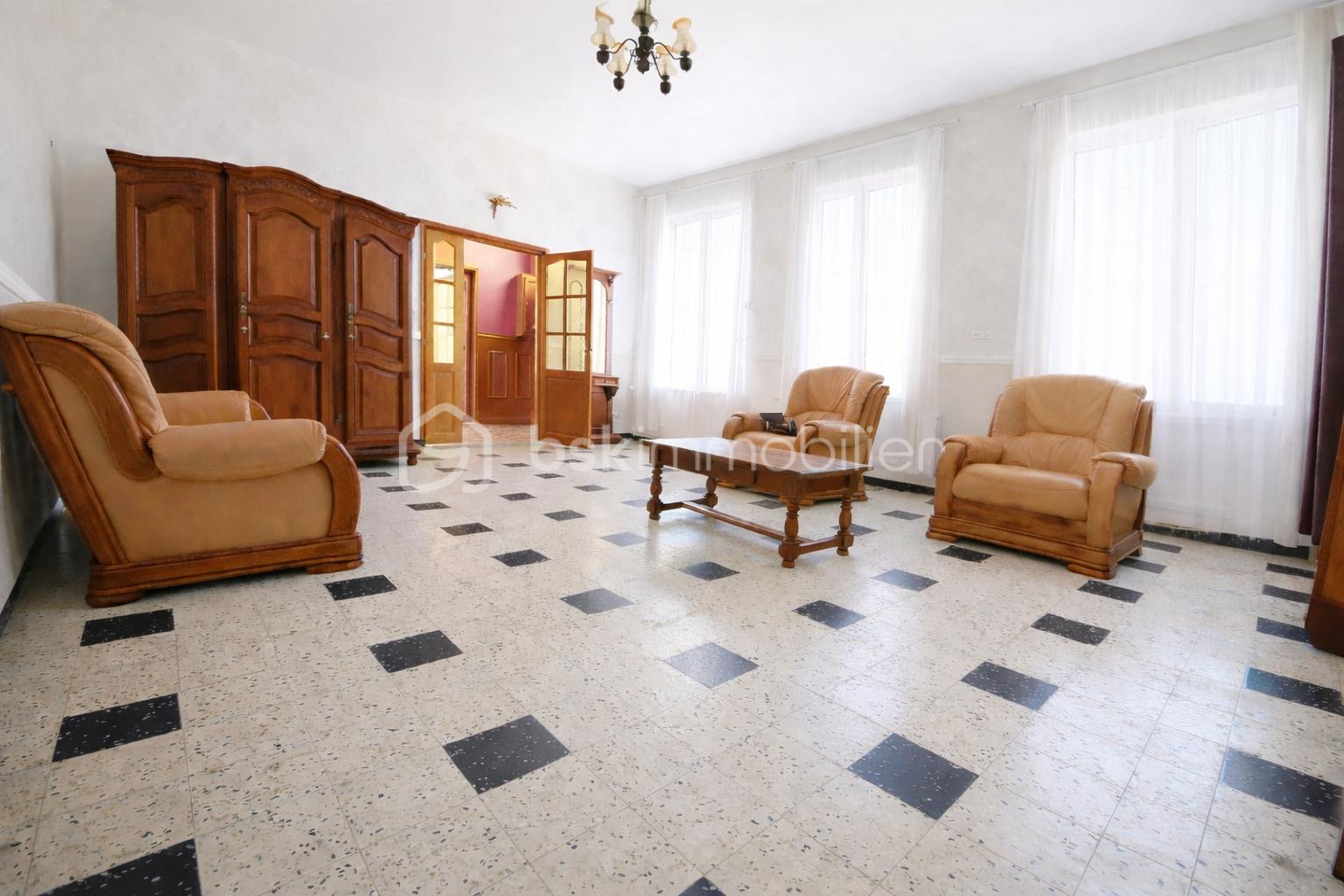 Maison de village de 248 m² - Salon.PNG