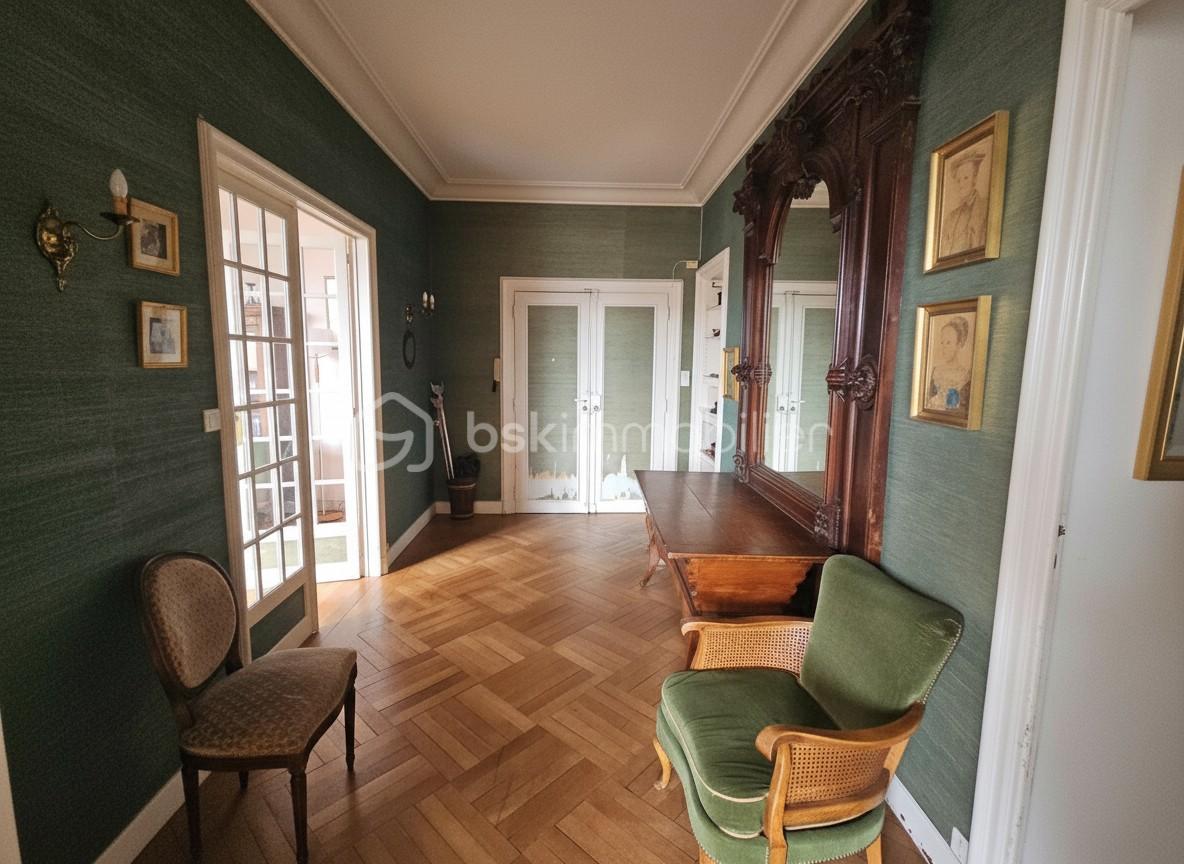 generated_Hall entrée.jpg