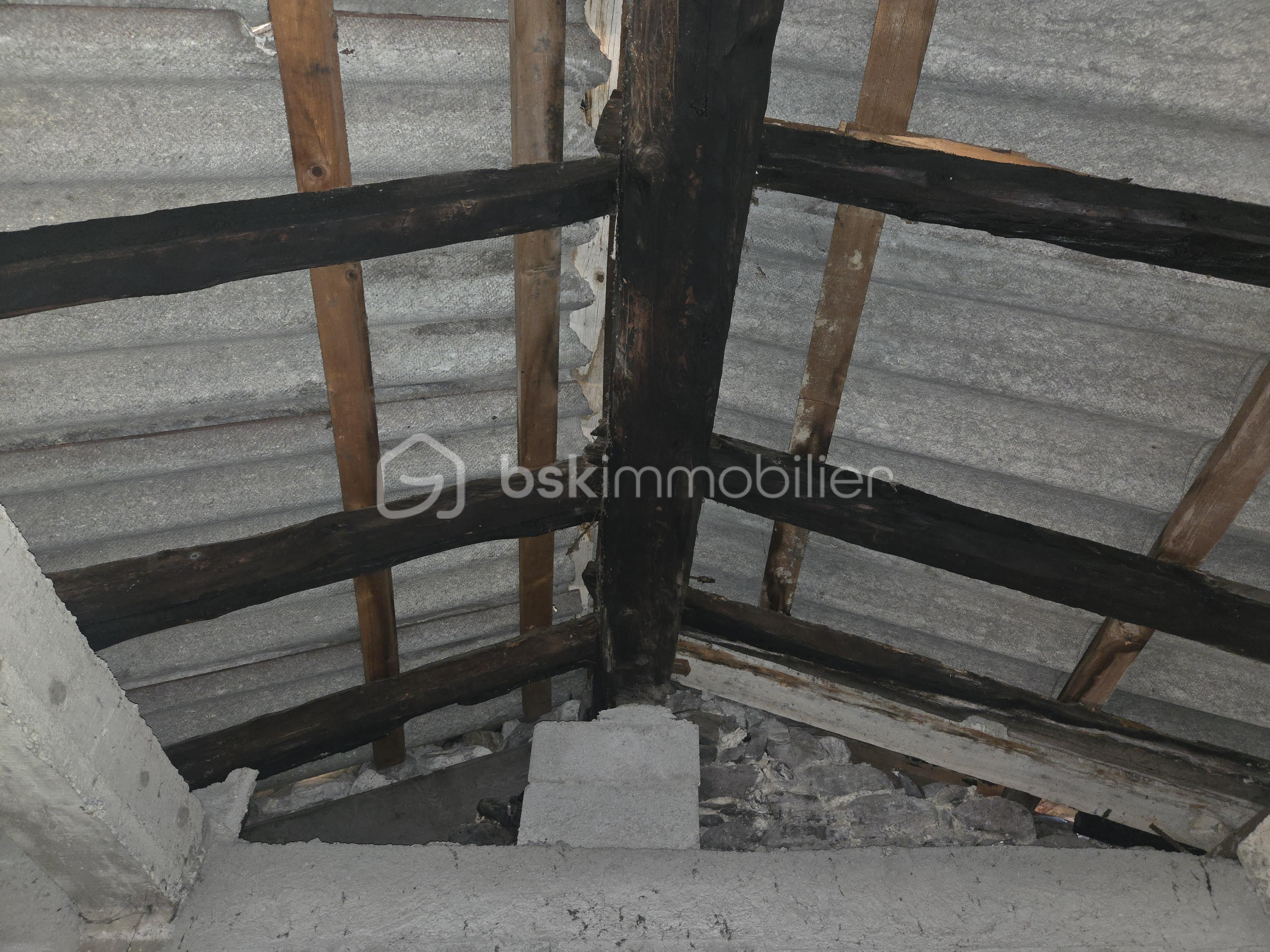 Maison de village de 289 m² - toiture.jpg