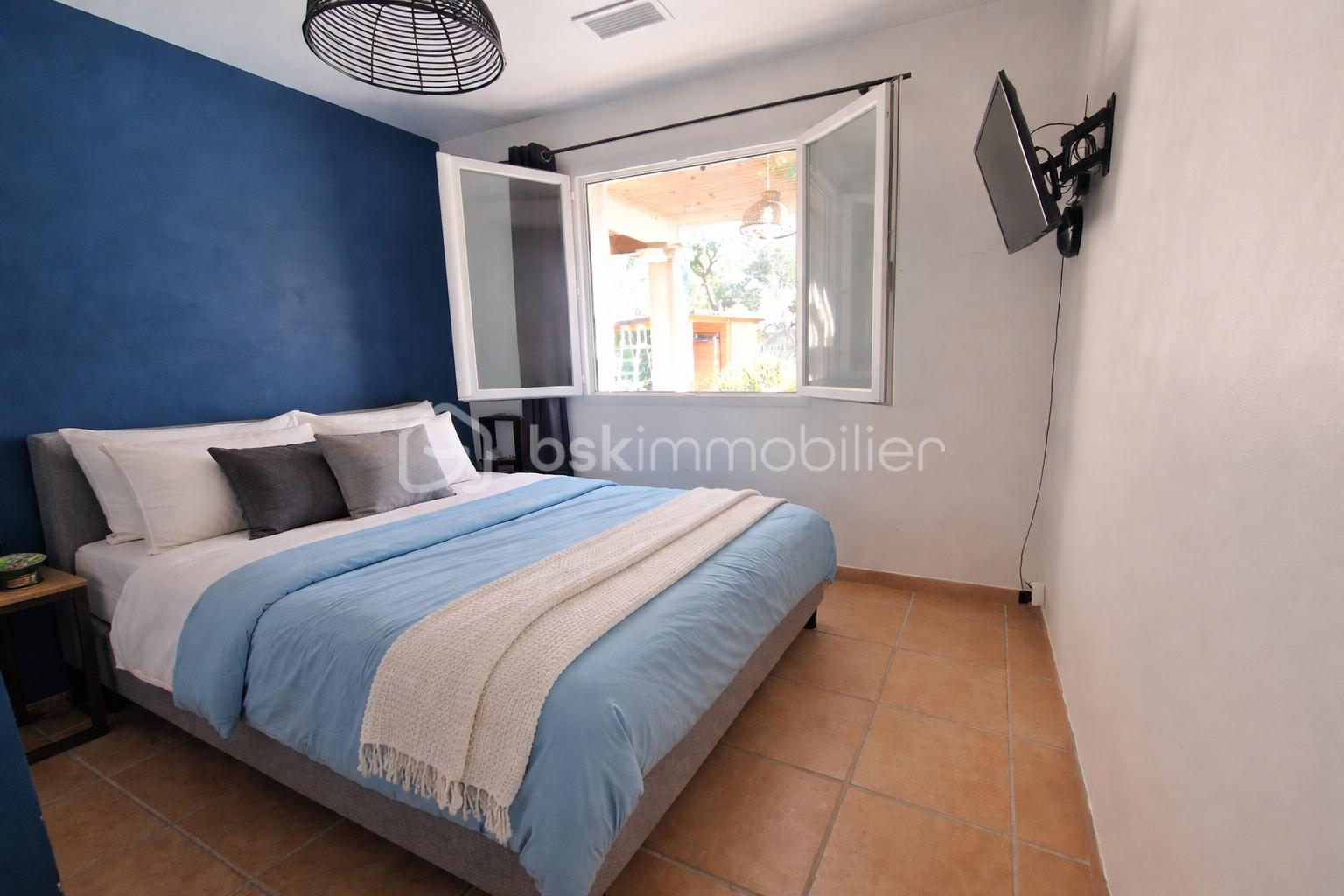 Chambre moderne et lumineuse 3.png