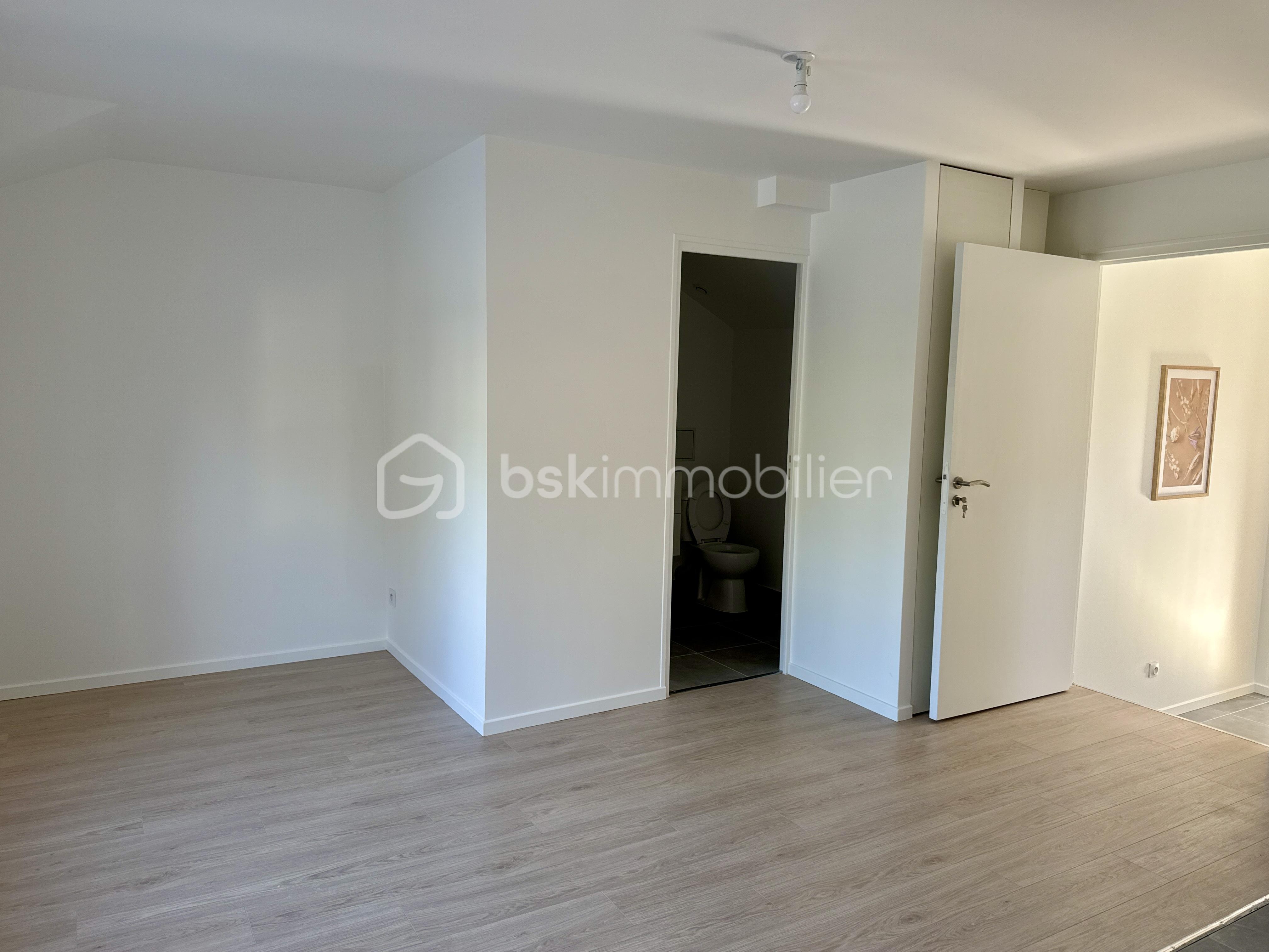 Appartement de 22,90 m² - DJI_20250712_191313_004.jpg