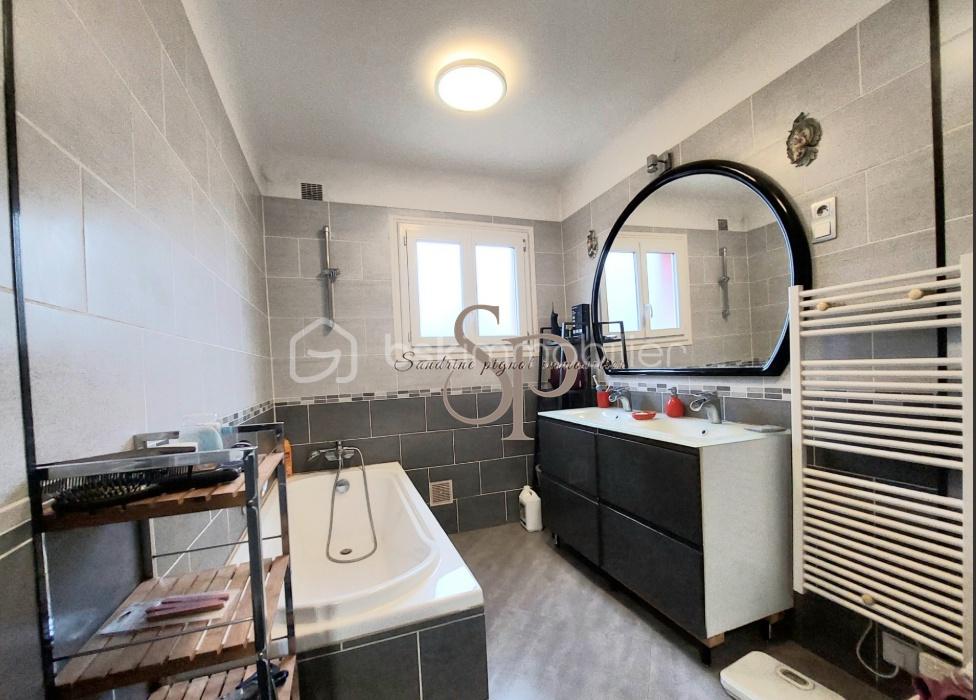 Maison traditionnelle de 220 m² - fontaine-la-gaillarde_00018.jpg