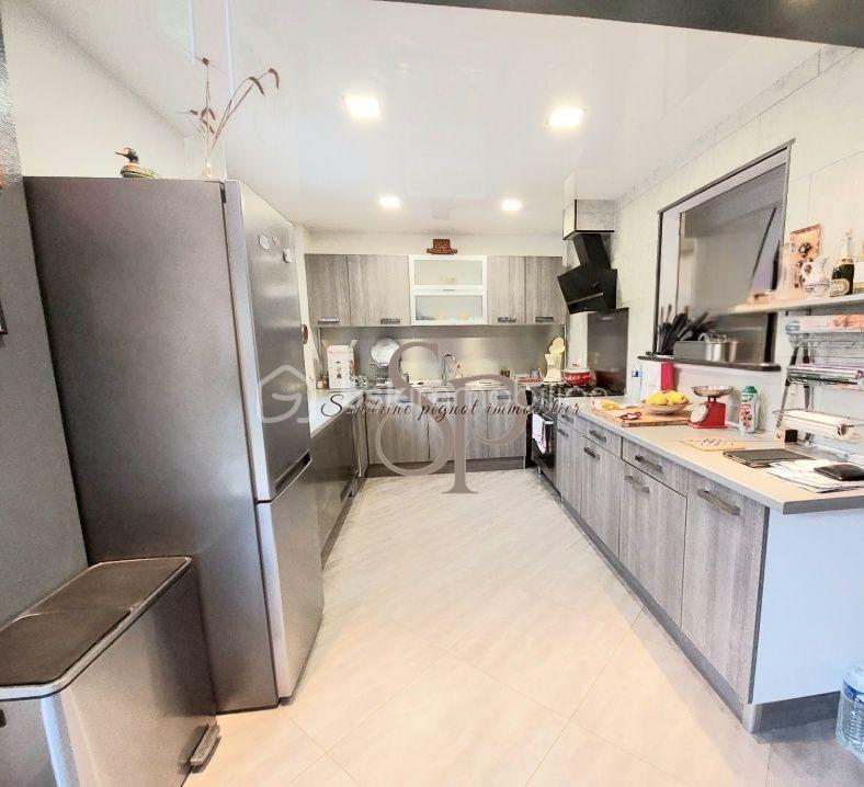 Maison traditionnelle de 220 m² - fontaine-la-gaillarde_00020.jpg