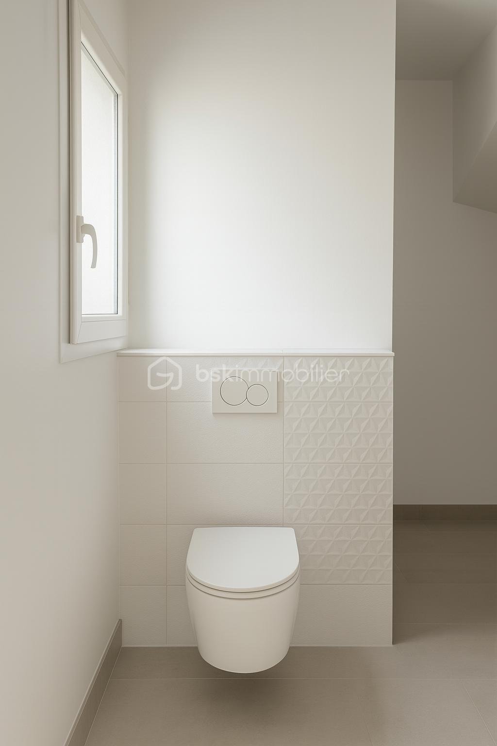 Maison de 99 m² - WC rdc.png