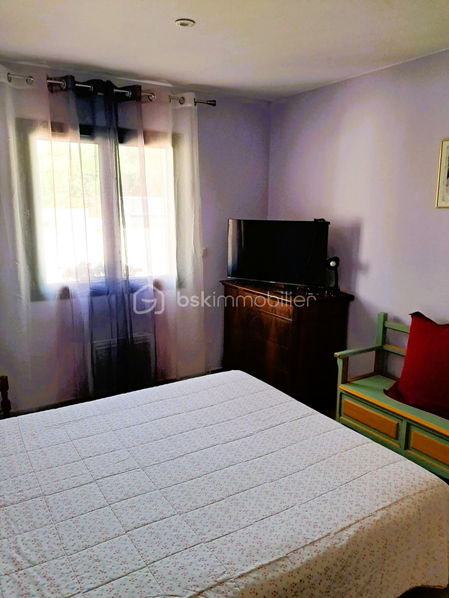 Maison traditionnelle de 59,42 m² - 03 - chambre.jpg