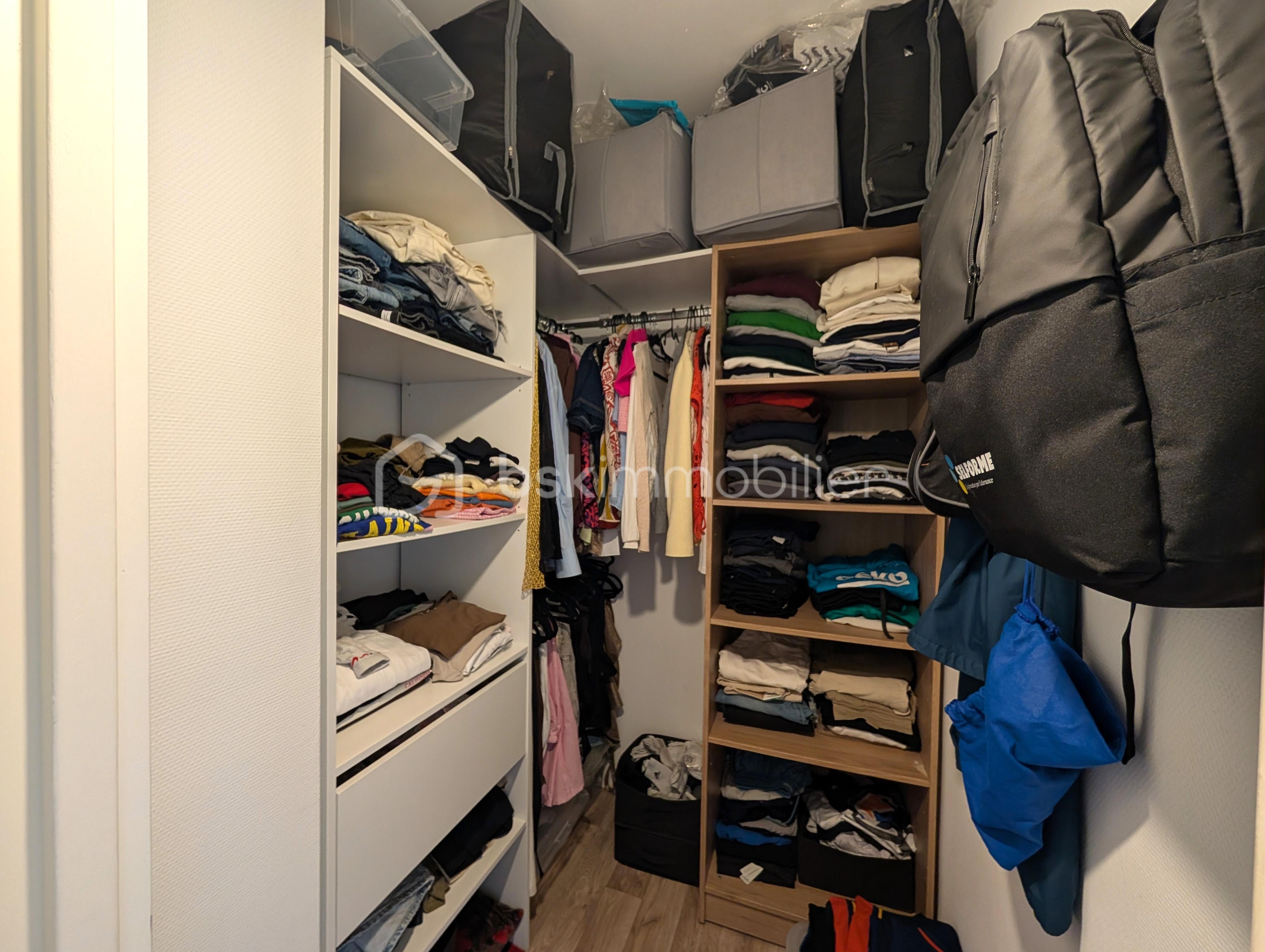 Appartement de 86,60 m² - Dressing.jpg