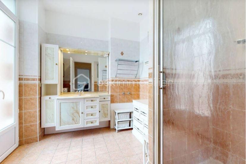 Demeure de 240,38 m² - g.JPG