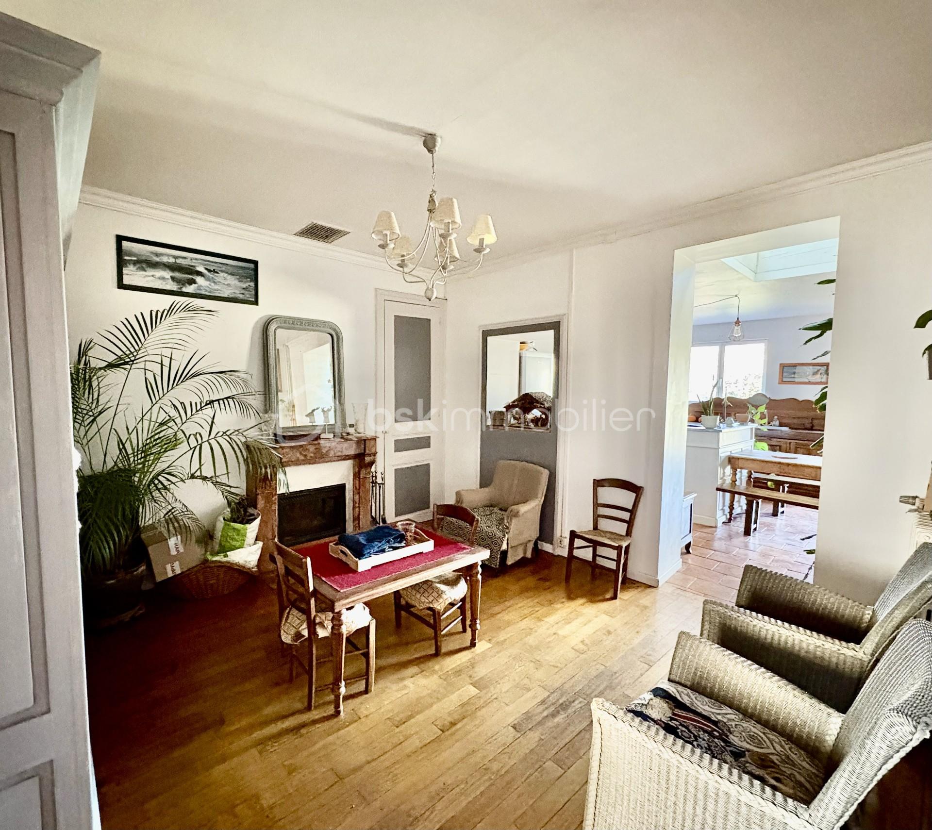 Maison de ville de 113 m² - salonjaures.jpg