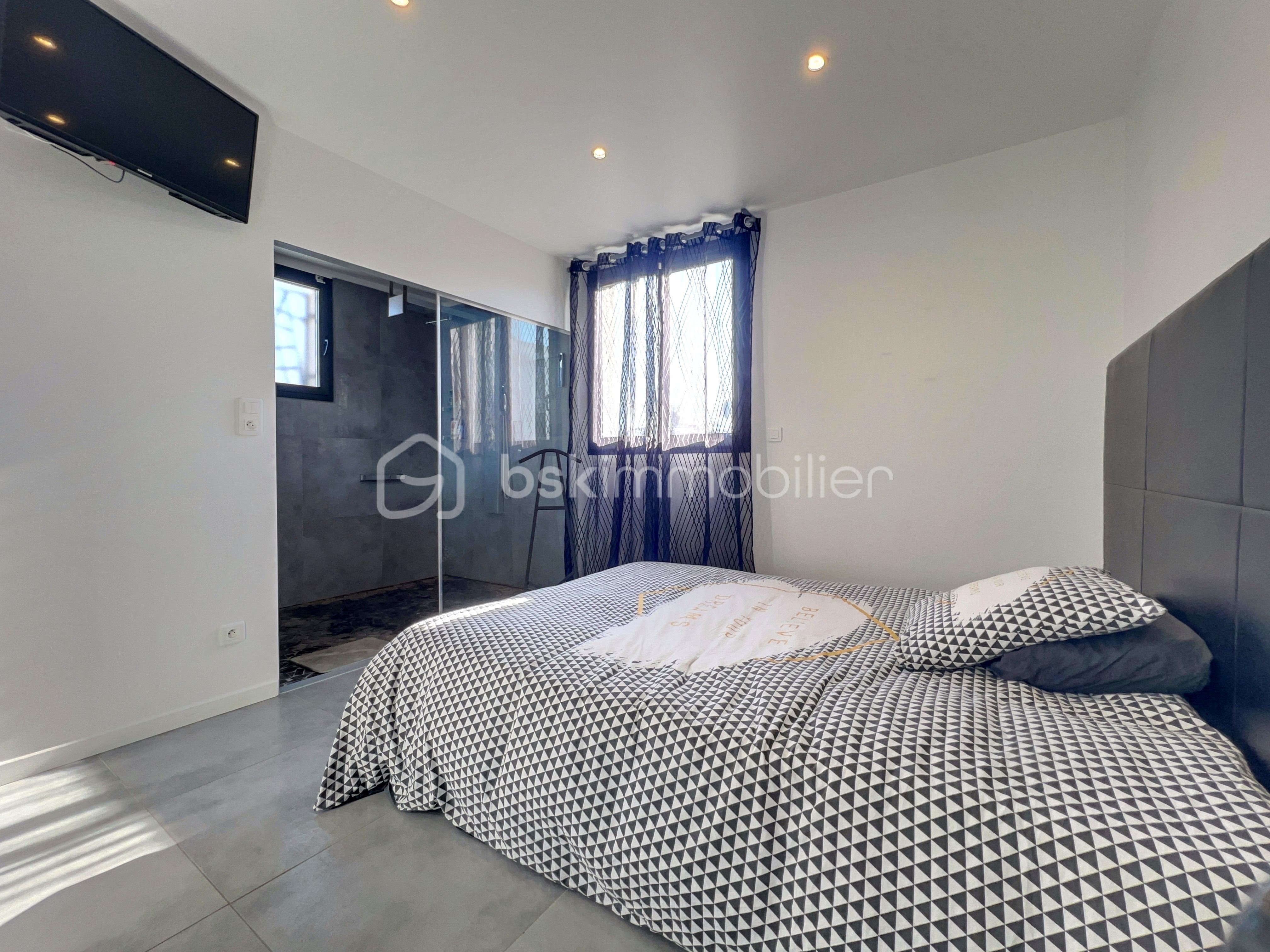 Maison contemporaine de 180 m² - A73F202E-DBA1-AE1F-DAC1-243F4F696F89.jpg