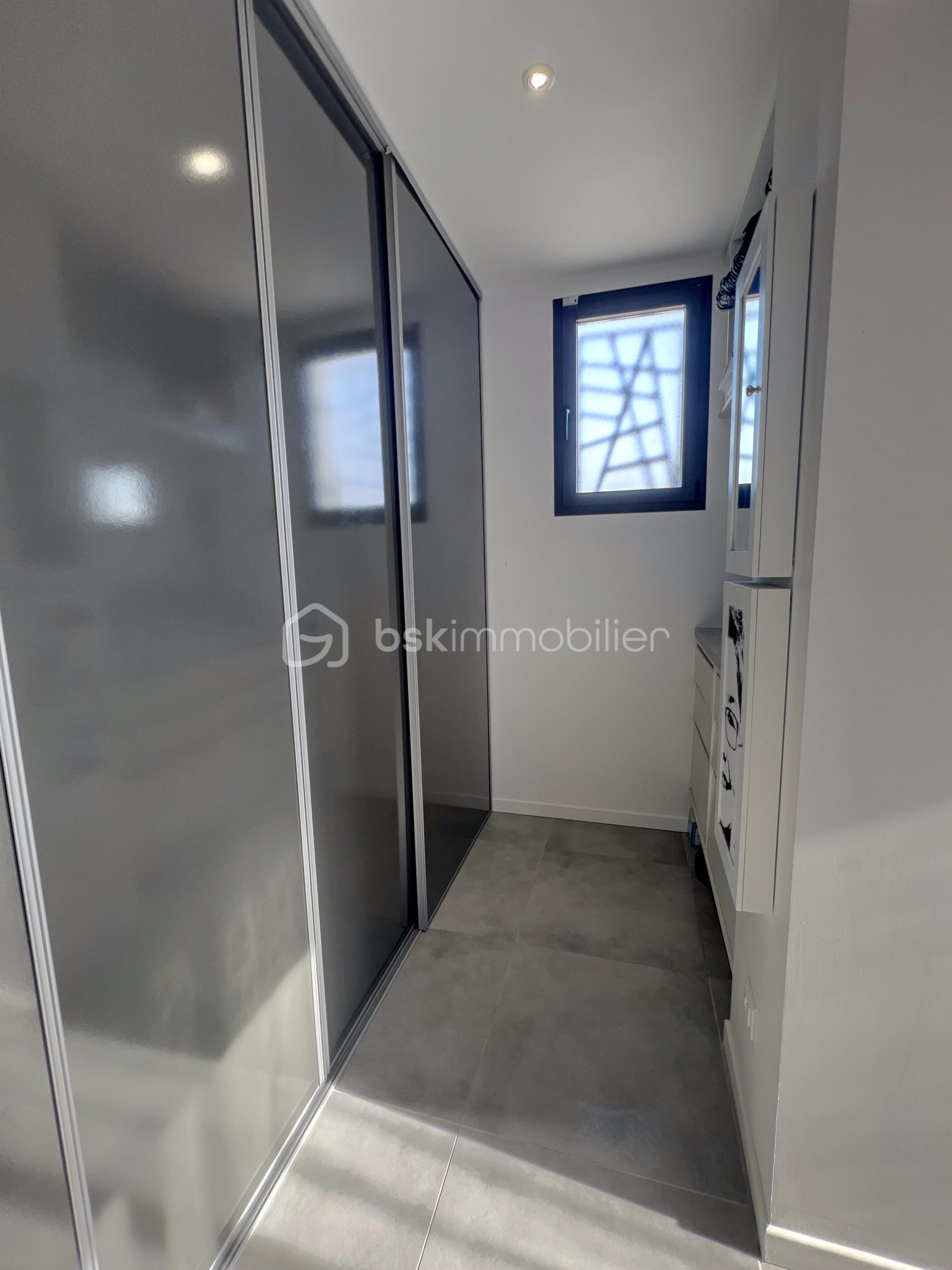 Maison contemporaine de 180 m² - 7B2C2C2B-58DB-63A9-8017-CF61F96144EB.jpg