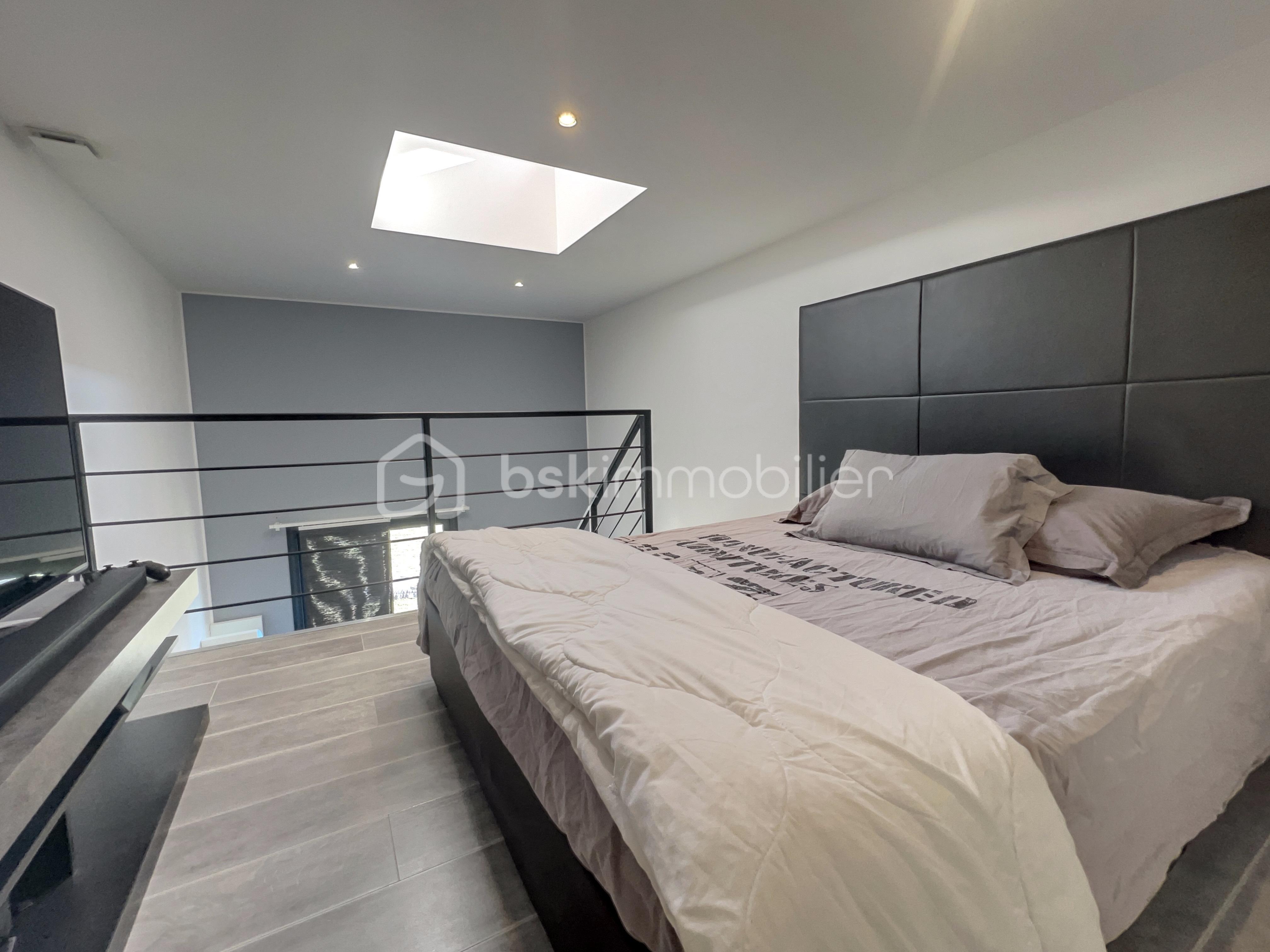 Maison contemporaine de 180 m² - 014075DE-0306-6887-CD2C-51DD9EA791EB.jpg