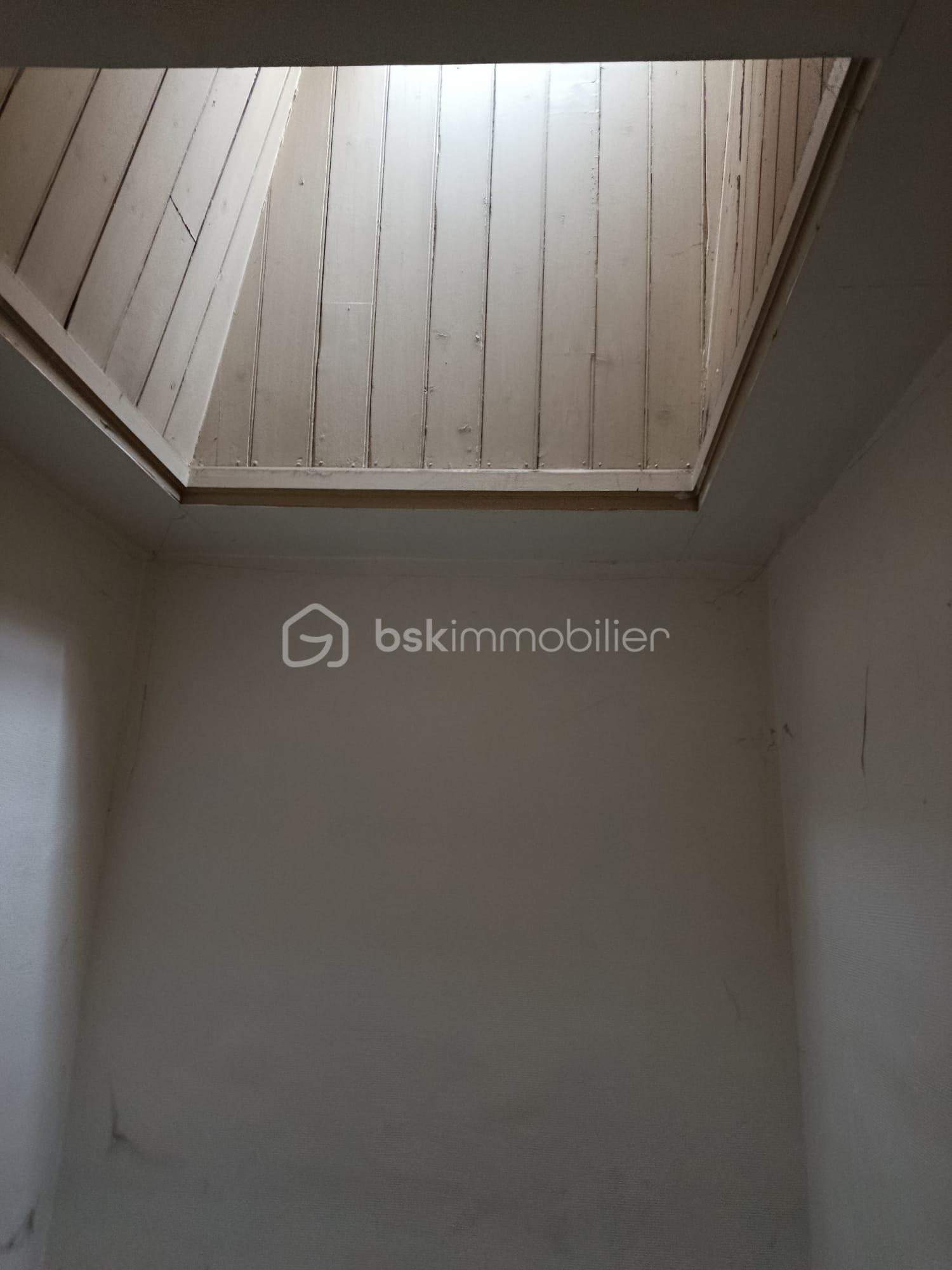 Immeuble commercial de 239,99 m² - WhatsApp Image 2026-01-08 at 11.53.20 (2).jpeg