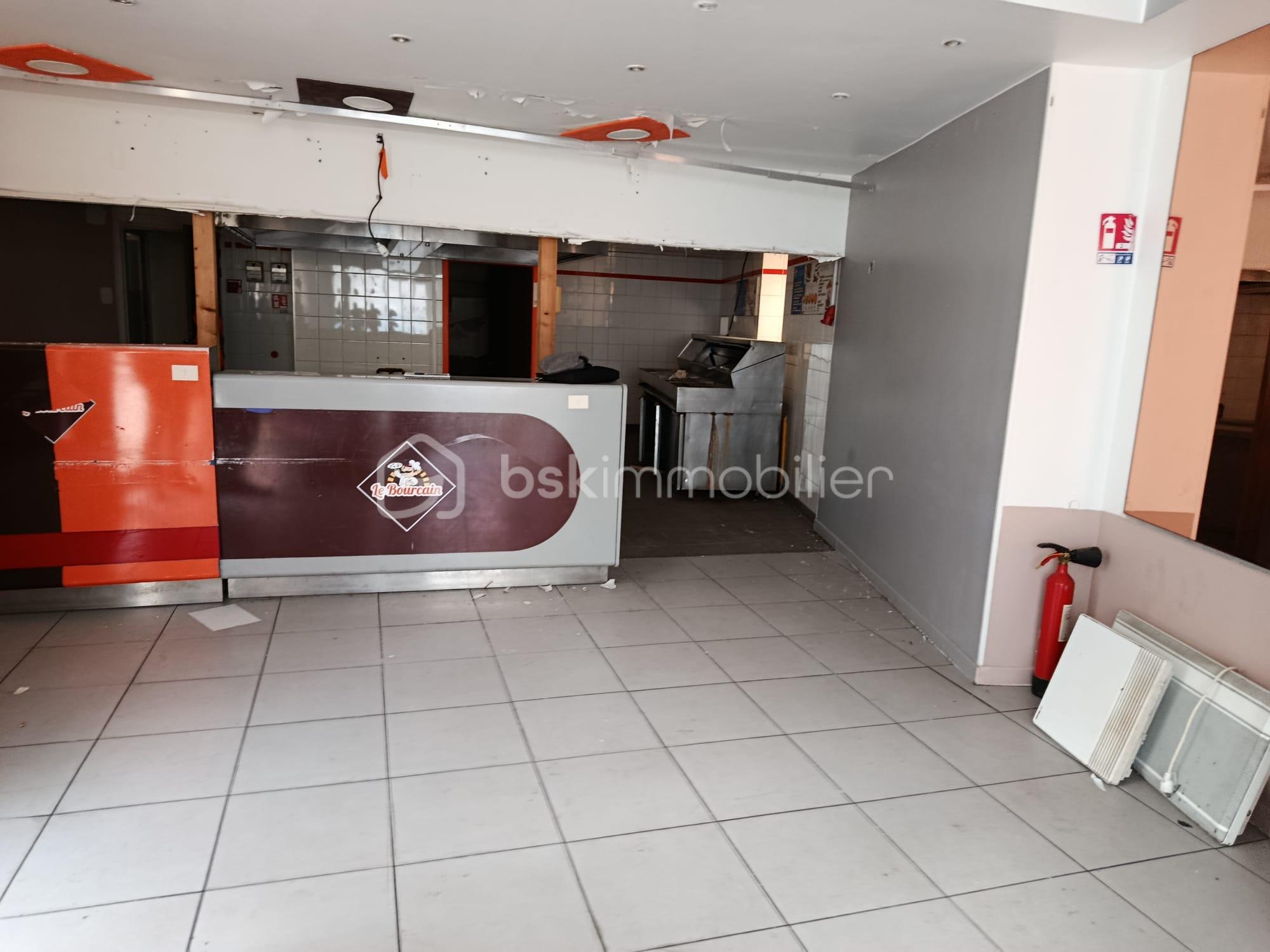 Immeuble commercial de 239,99 m²