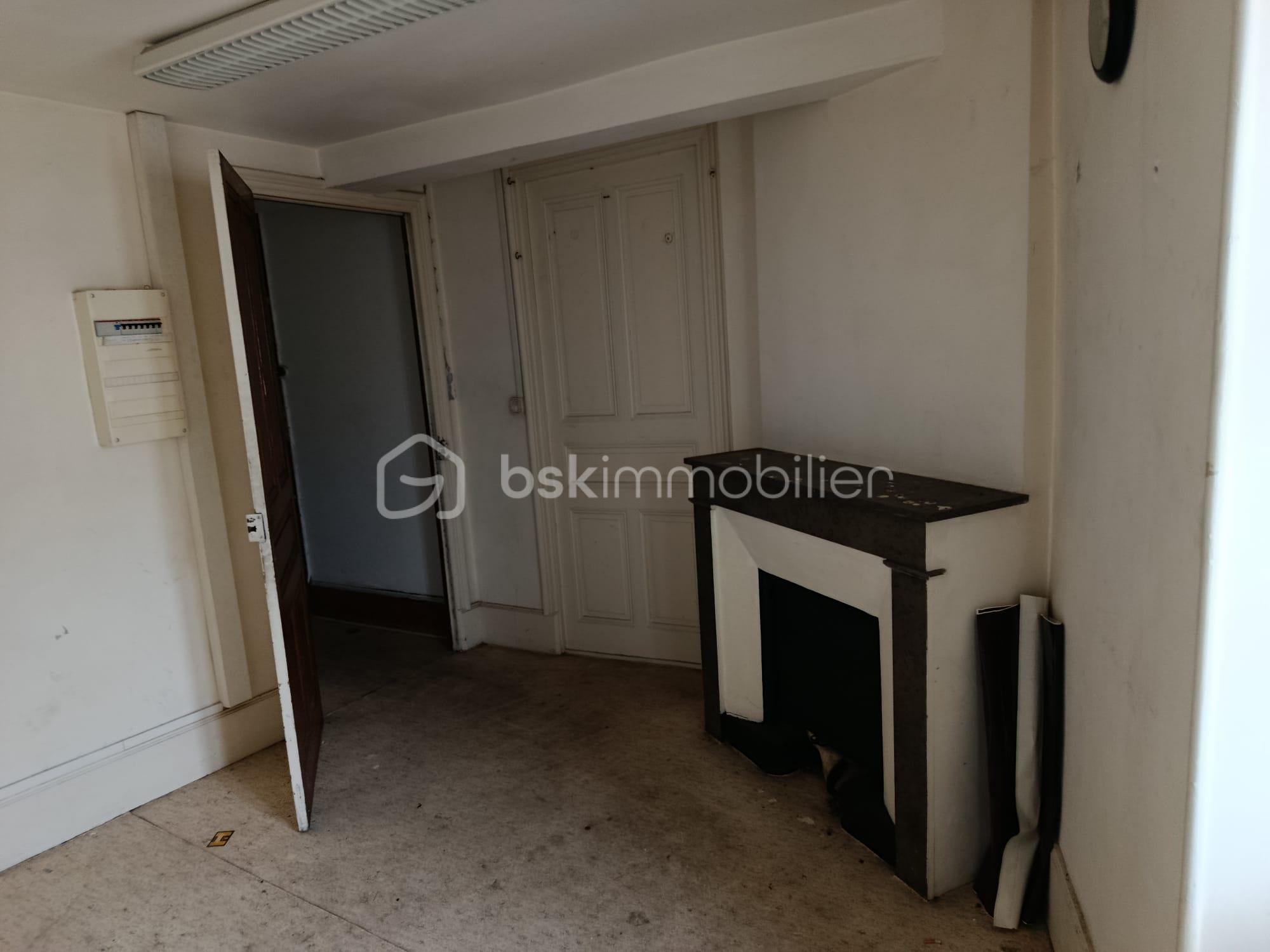 Immeuble commercial de 239,99 m² - WhatsApp Image 2026-01-08 at 11.53.20 (1).jpeg