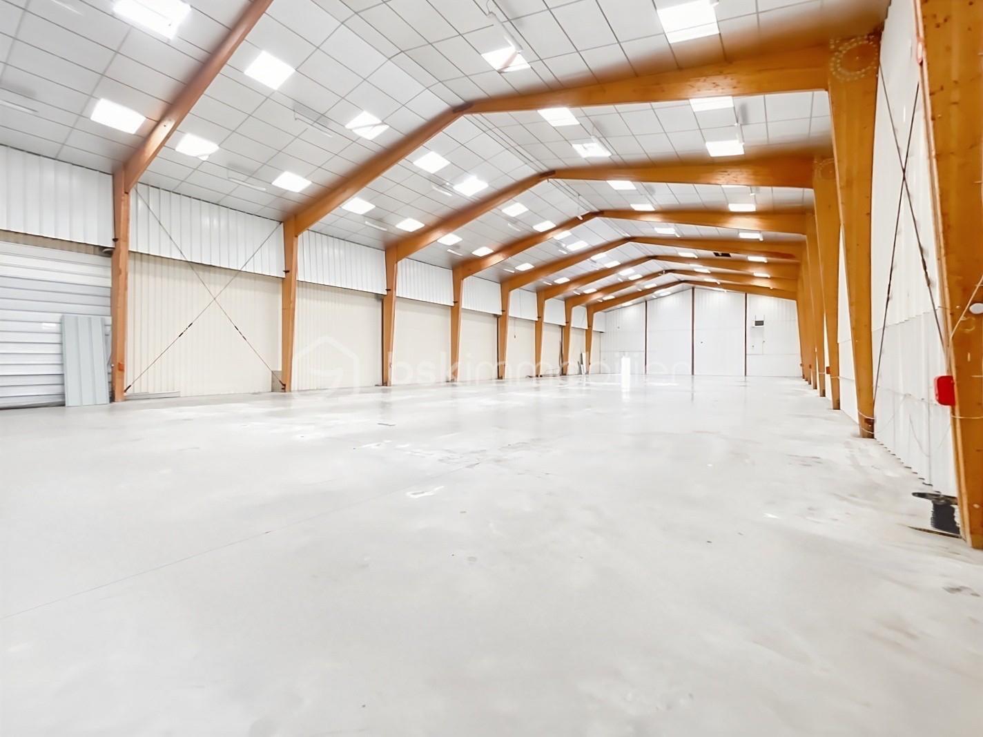 Local de stockage de 360 m² Local de stockage de 360 m²