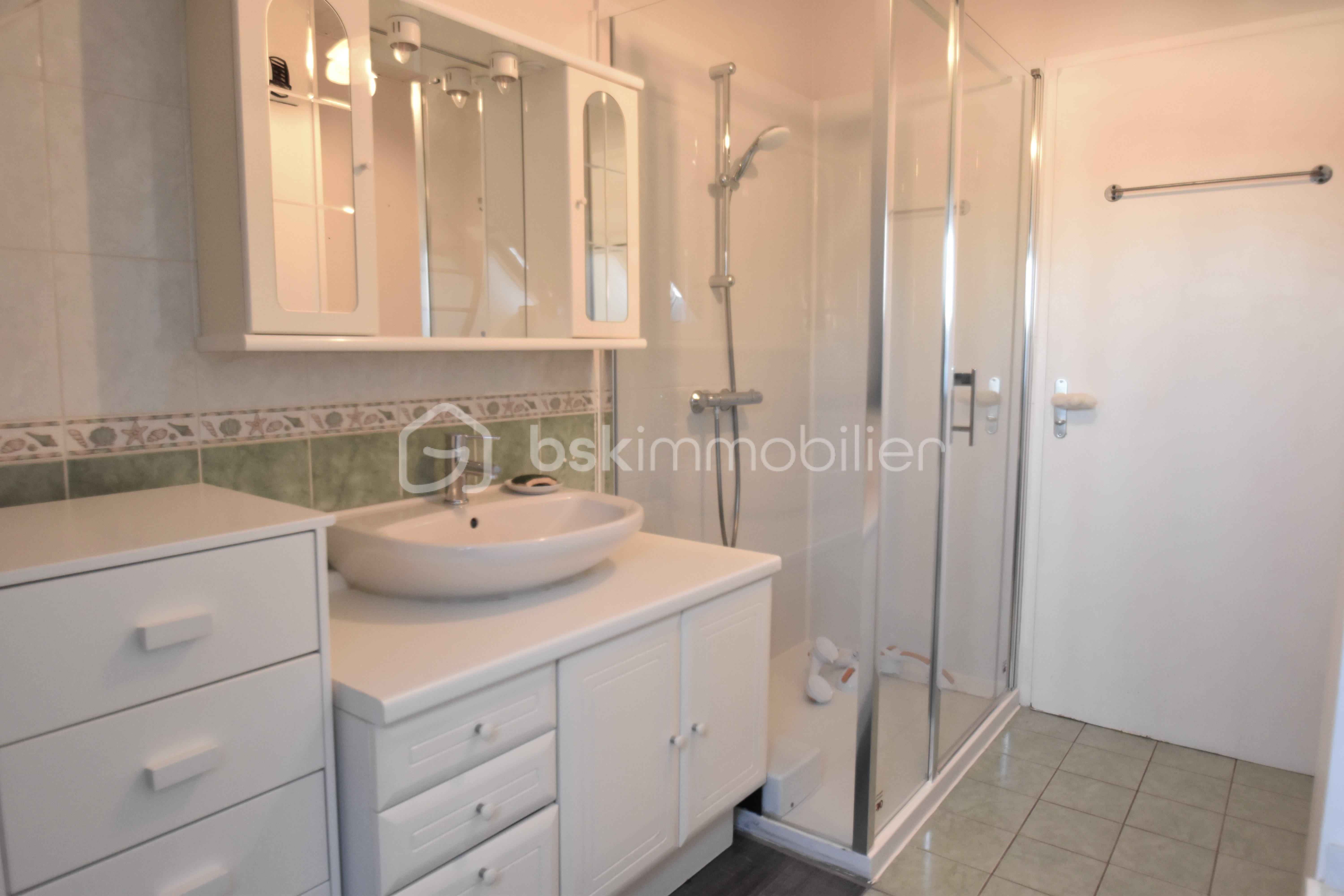 Appartement de 79,77 m² - sdb9.JPG