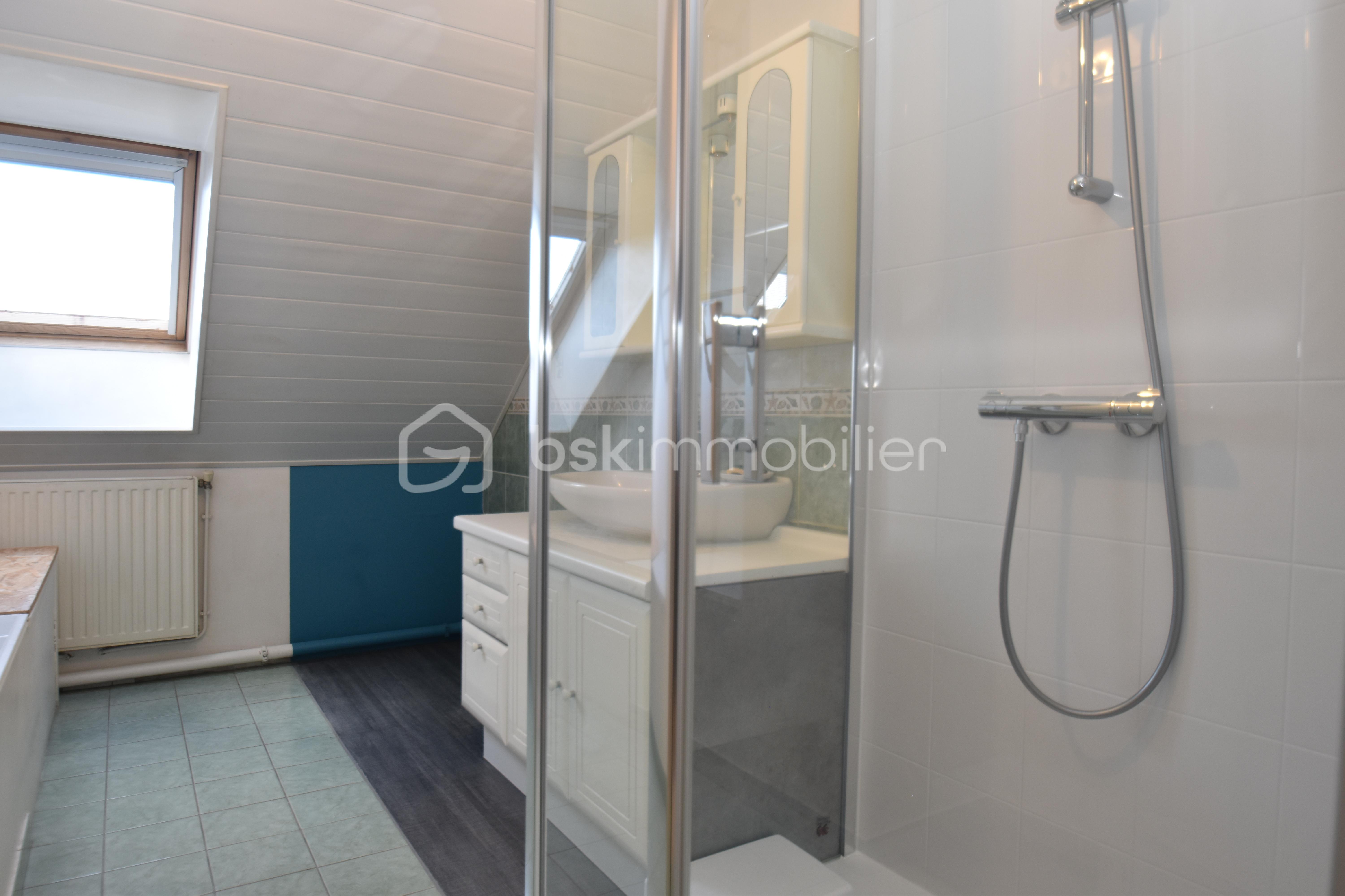 Appartement de 79,77 m² - sdb0.JPG